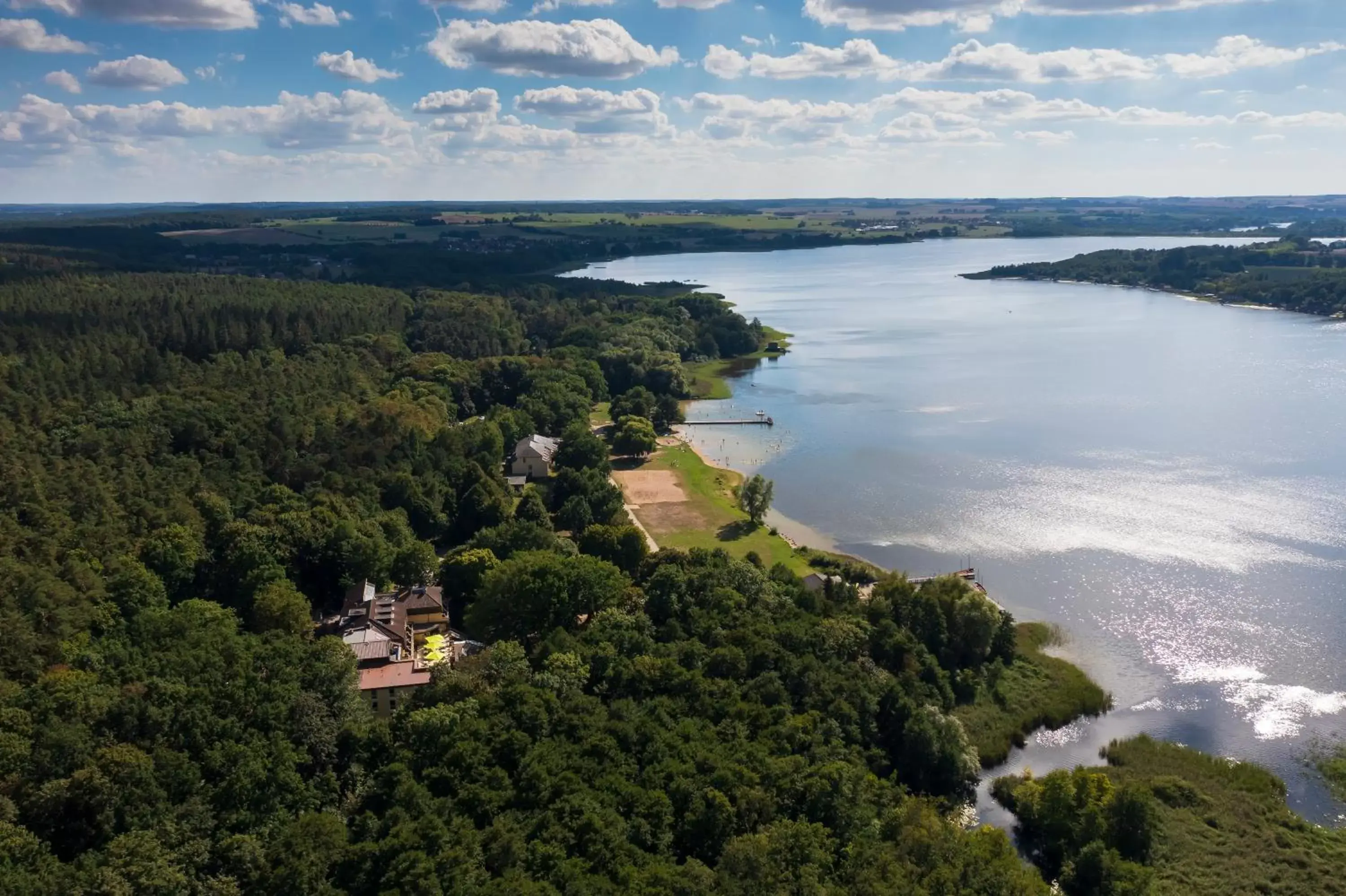 Property building, Bird's-eye View in Strandhaus am Inselsee