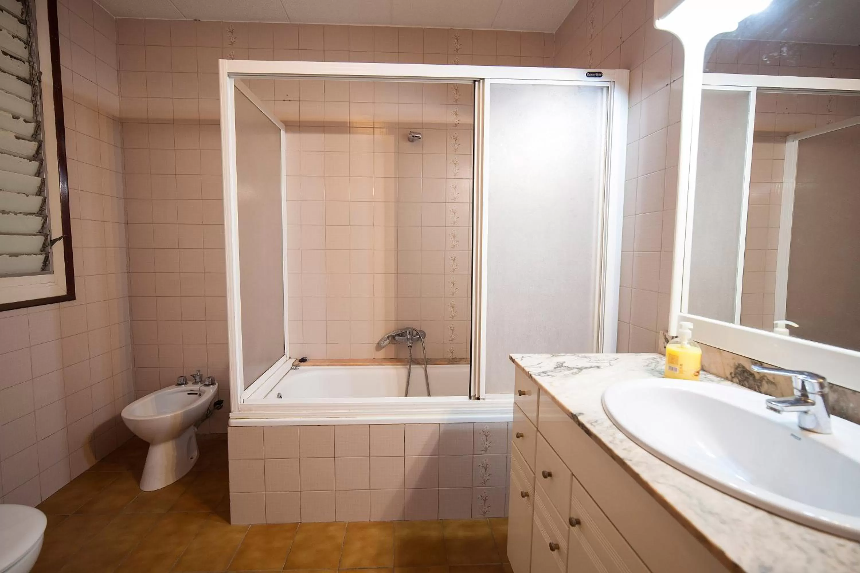 Property building in Bed in Girona