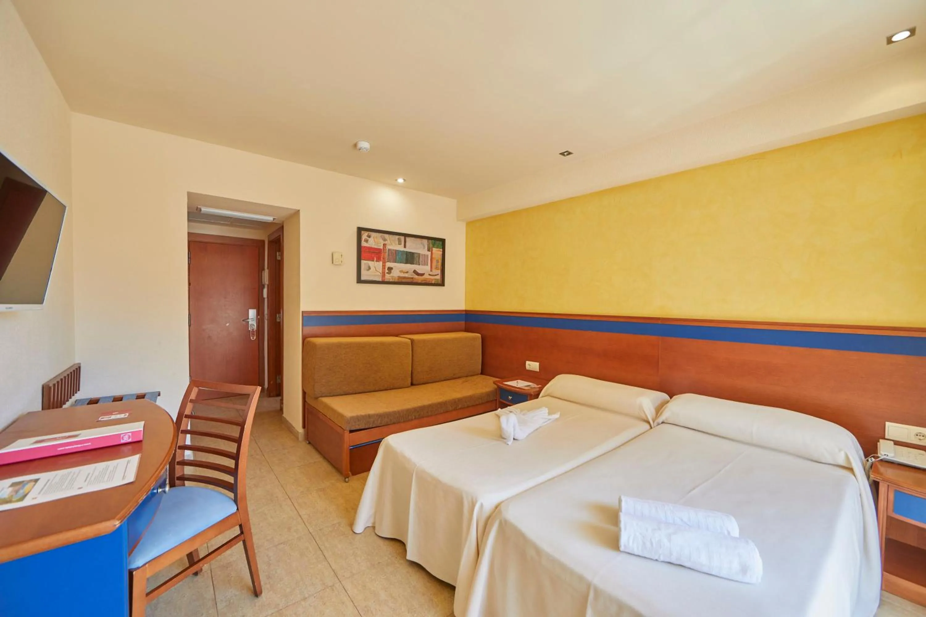 Photo of the whole room in MLL Palma Bay Club Resort