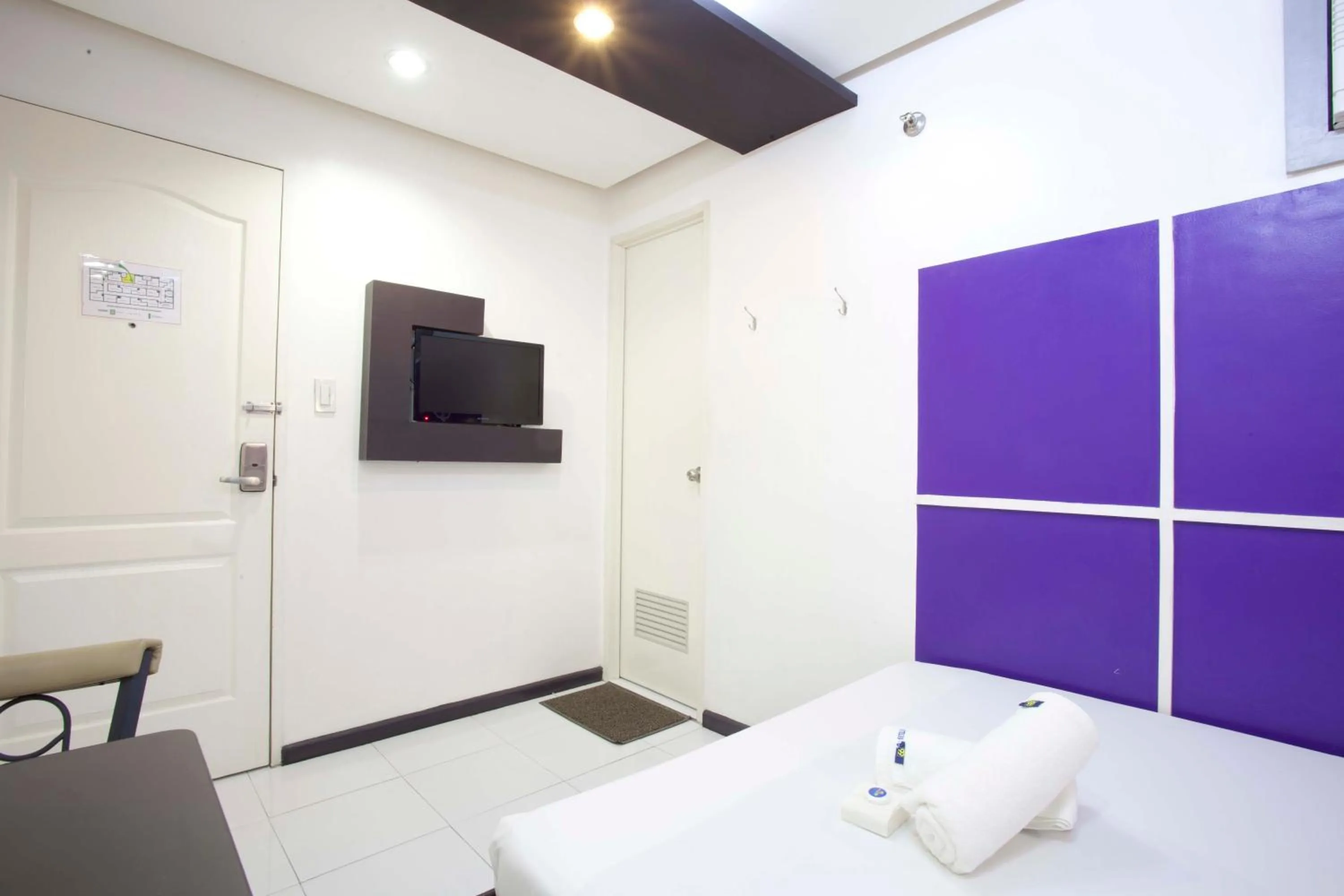 TV and multimedia, Bed in Hotel 99 Cubao