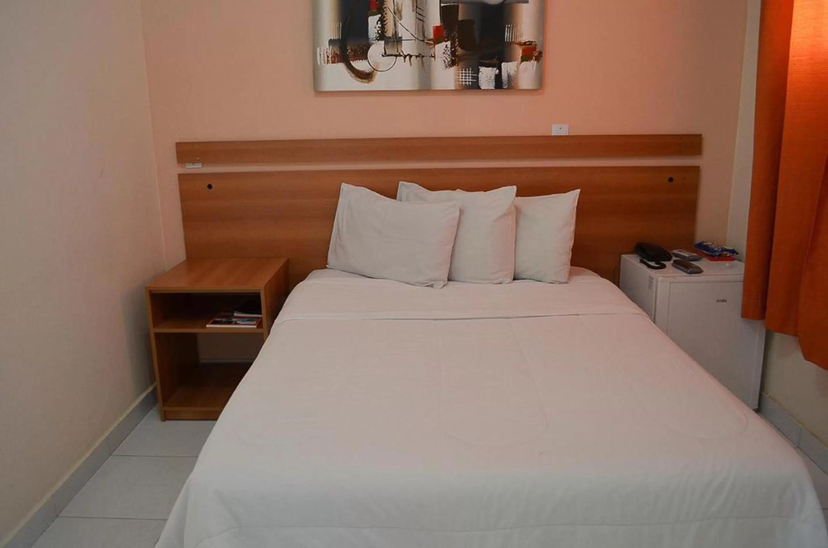 Photo of the whole room, Bed in Calabreza Hotel e Restaurante