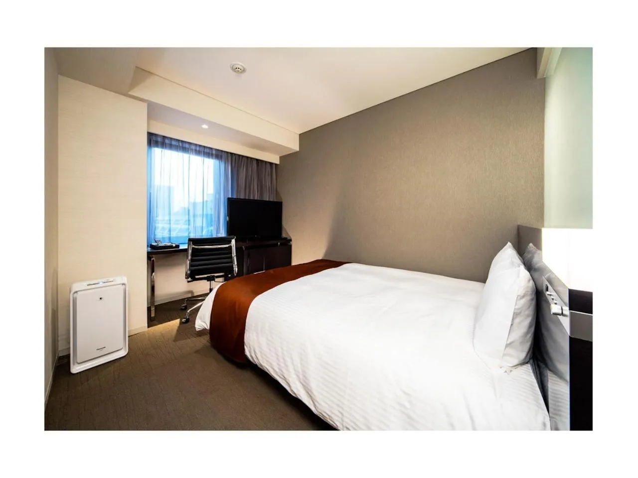 Bedroom, Bed in Daiwa Roynet Hotel Ginza PREMIER