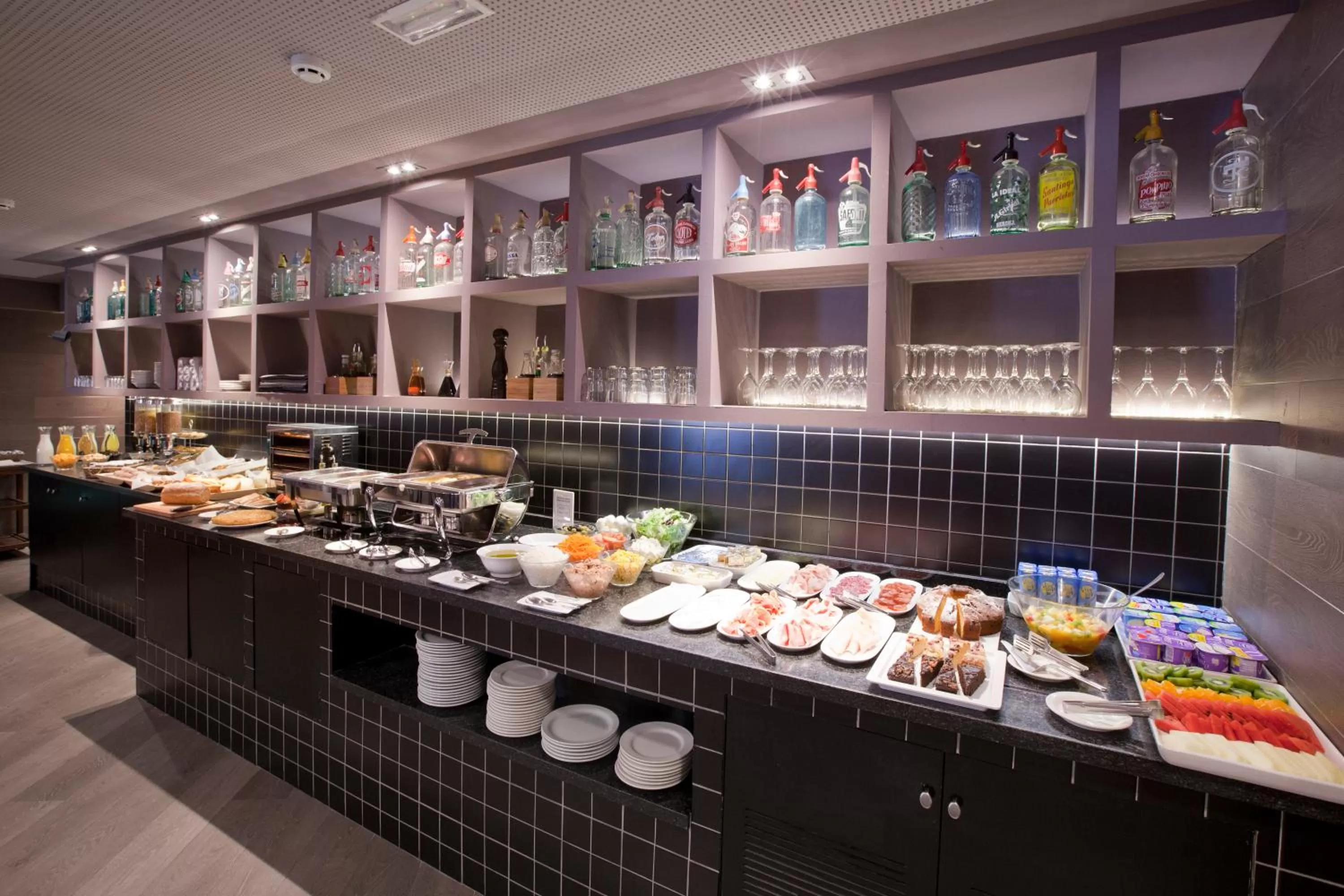 Food and drinks in Hotel Concordia Barcelona