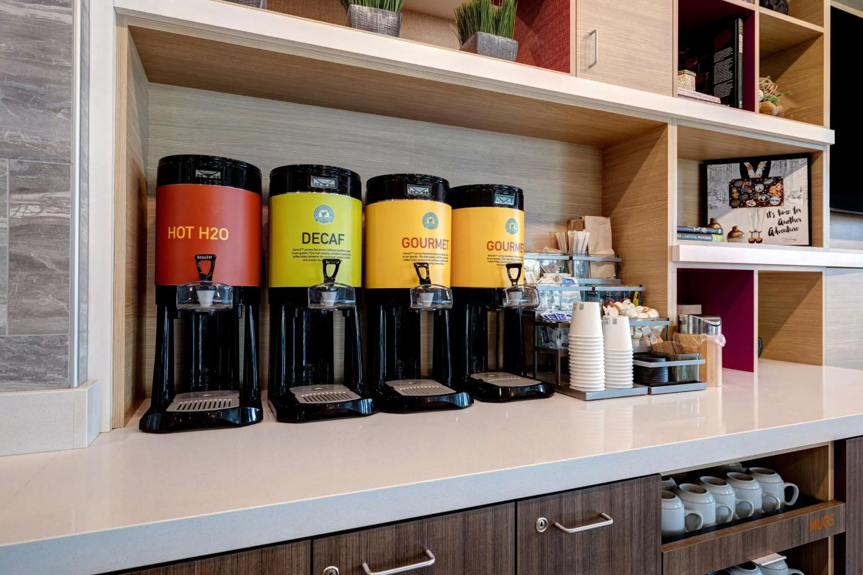 Dining area in Home2 Suites By Hilton Nashville Downtown-Metrocenter