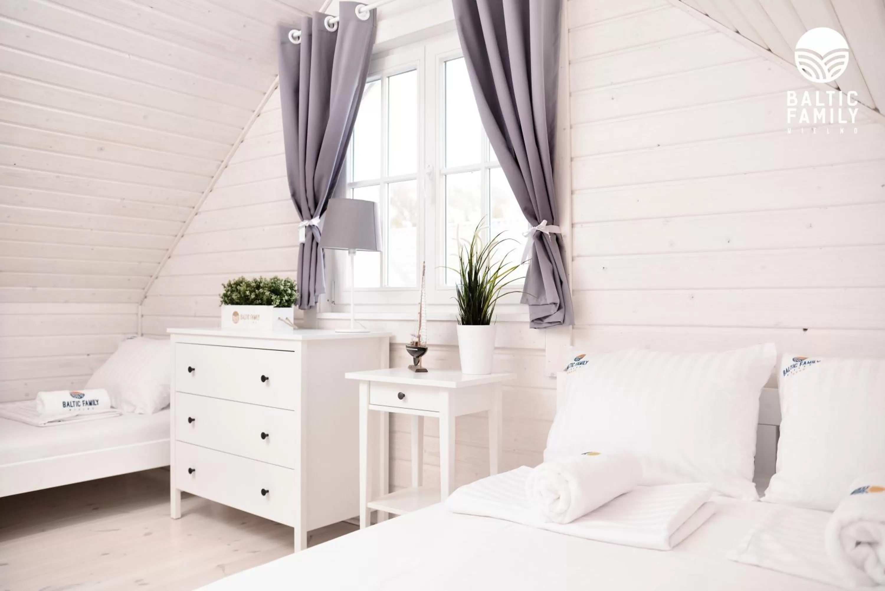 Bed in Baltic Family - domki całoroczne nad morzem basen kidsclub rowery