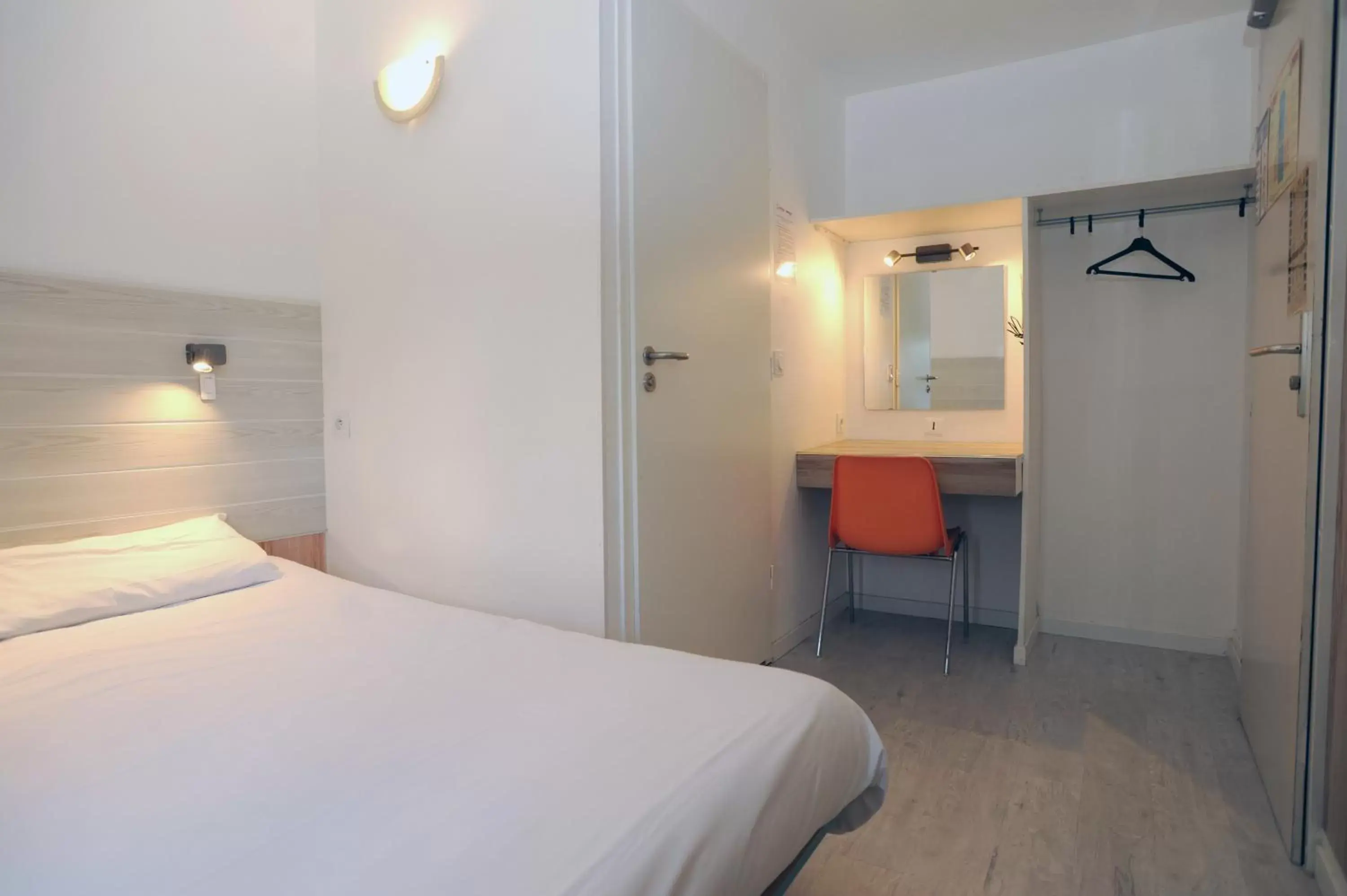 Bedroom, Bed in Fasthotel La Roche-sur-Yon
