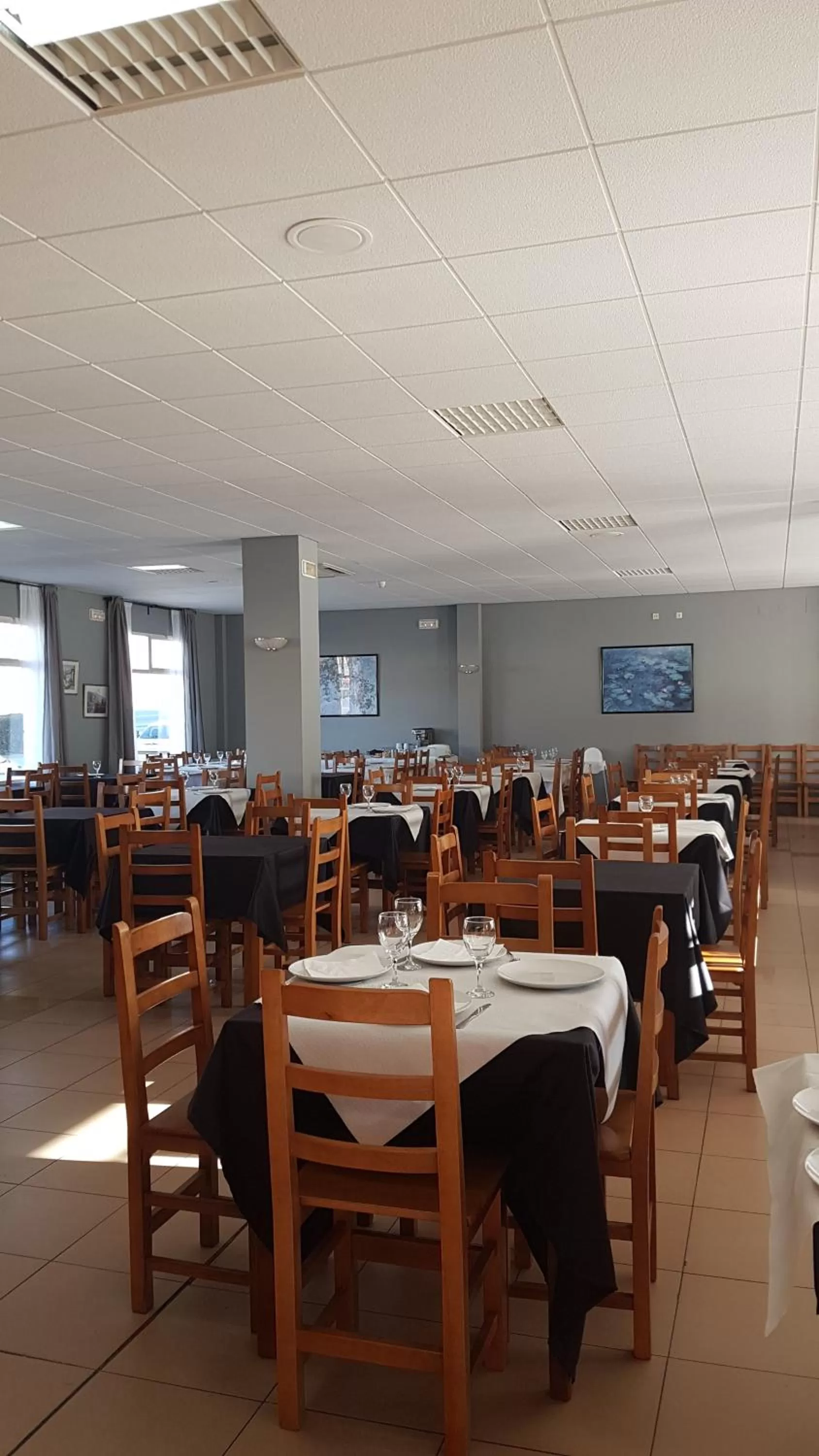 Restaurant/places to eat in Hotel Avenida del Sotillo