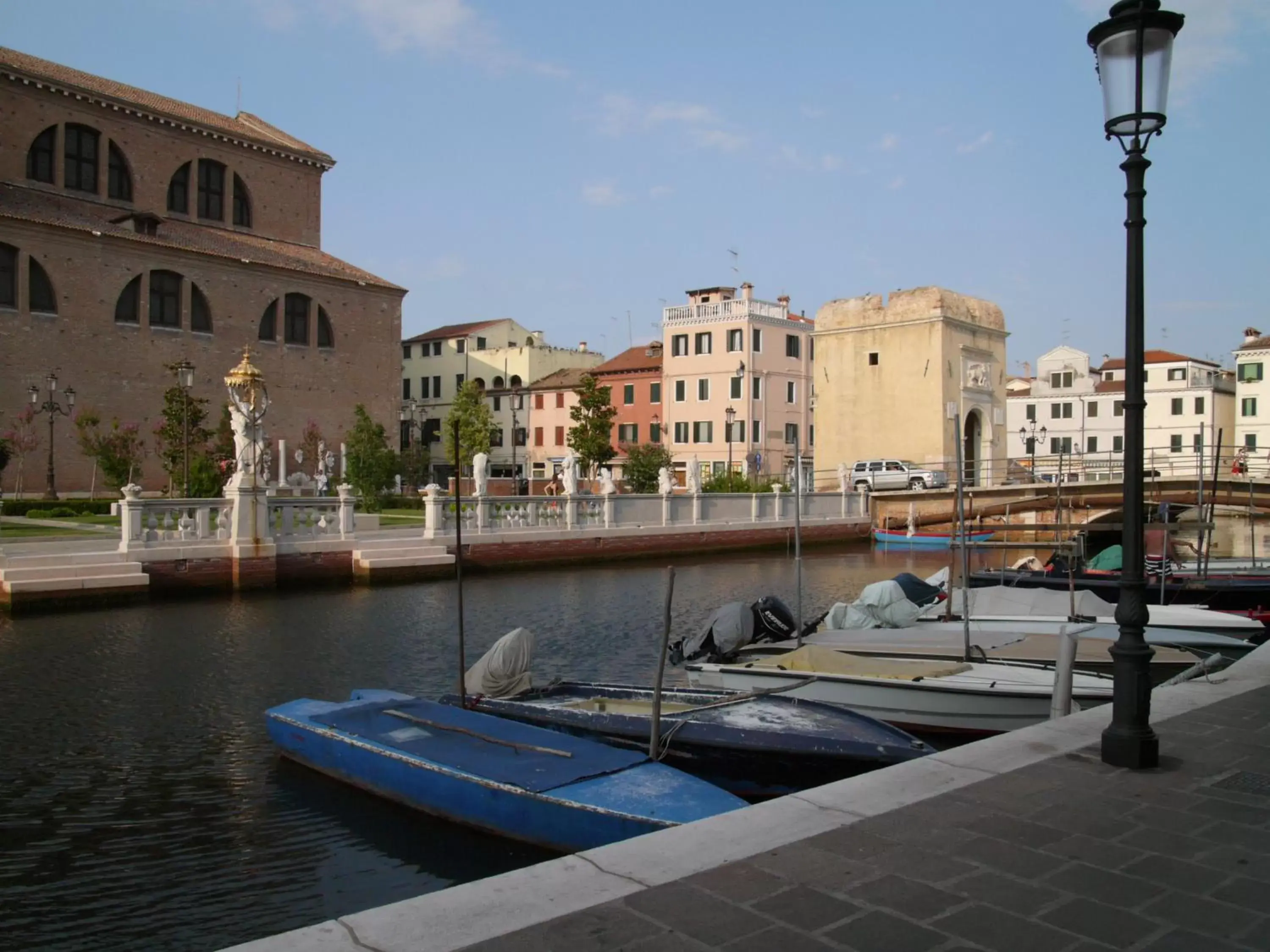 Area and facilities in Hotel Caldin's