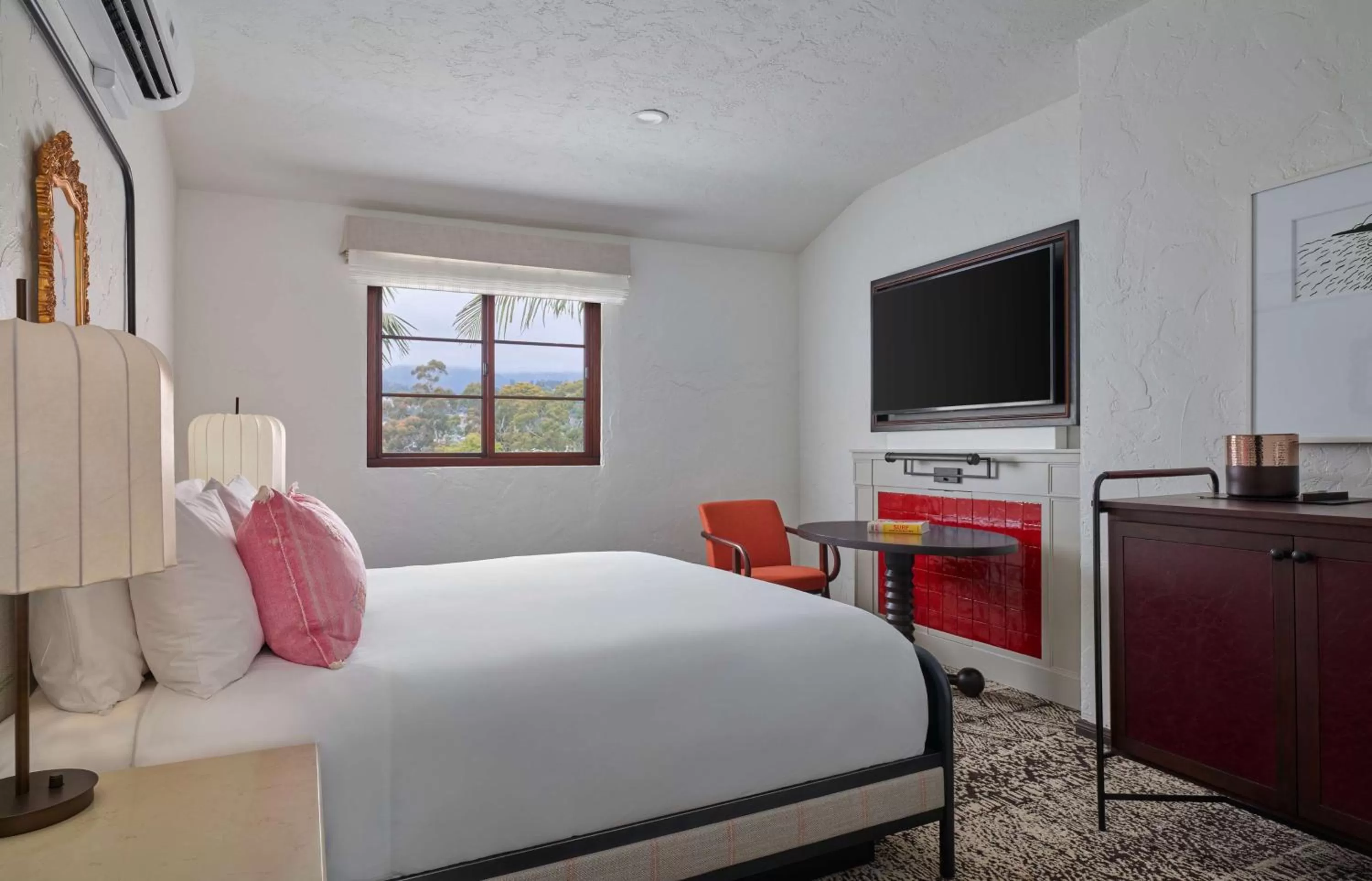 Photo of the whole room, Bed in Mar Monte Hotel, in The Unbound Collection by Hyatt