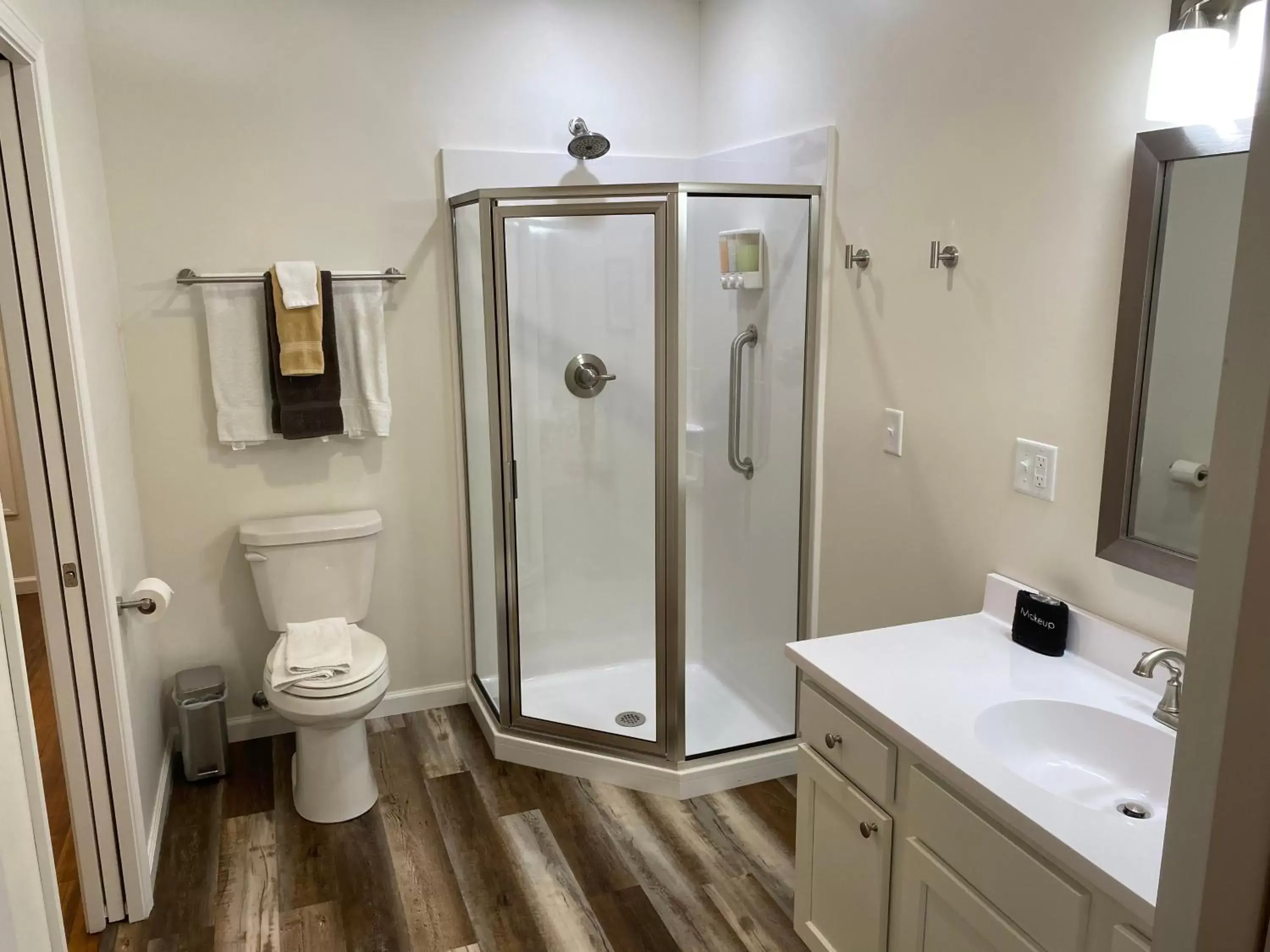 Bathroom in Hermann Crown Suites