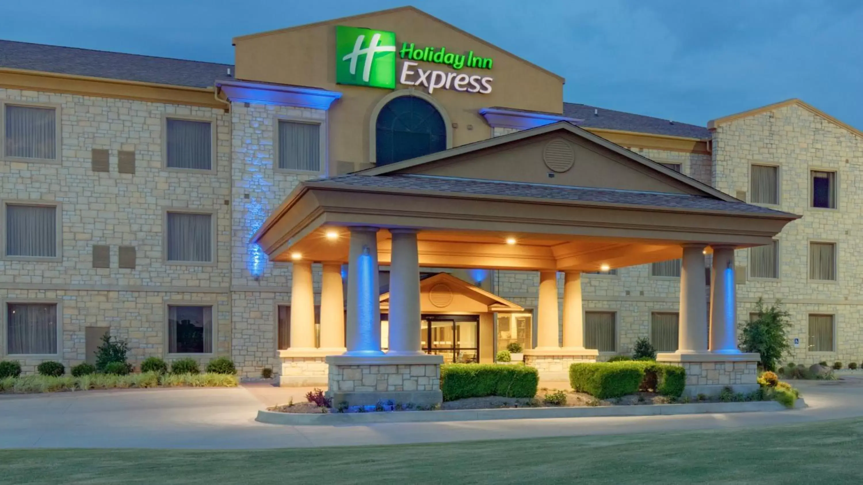 Property Building in Holiday Inn Express Hotel & Suites Oklahoma City Northwest, an IHG Hotel