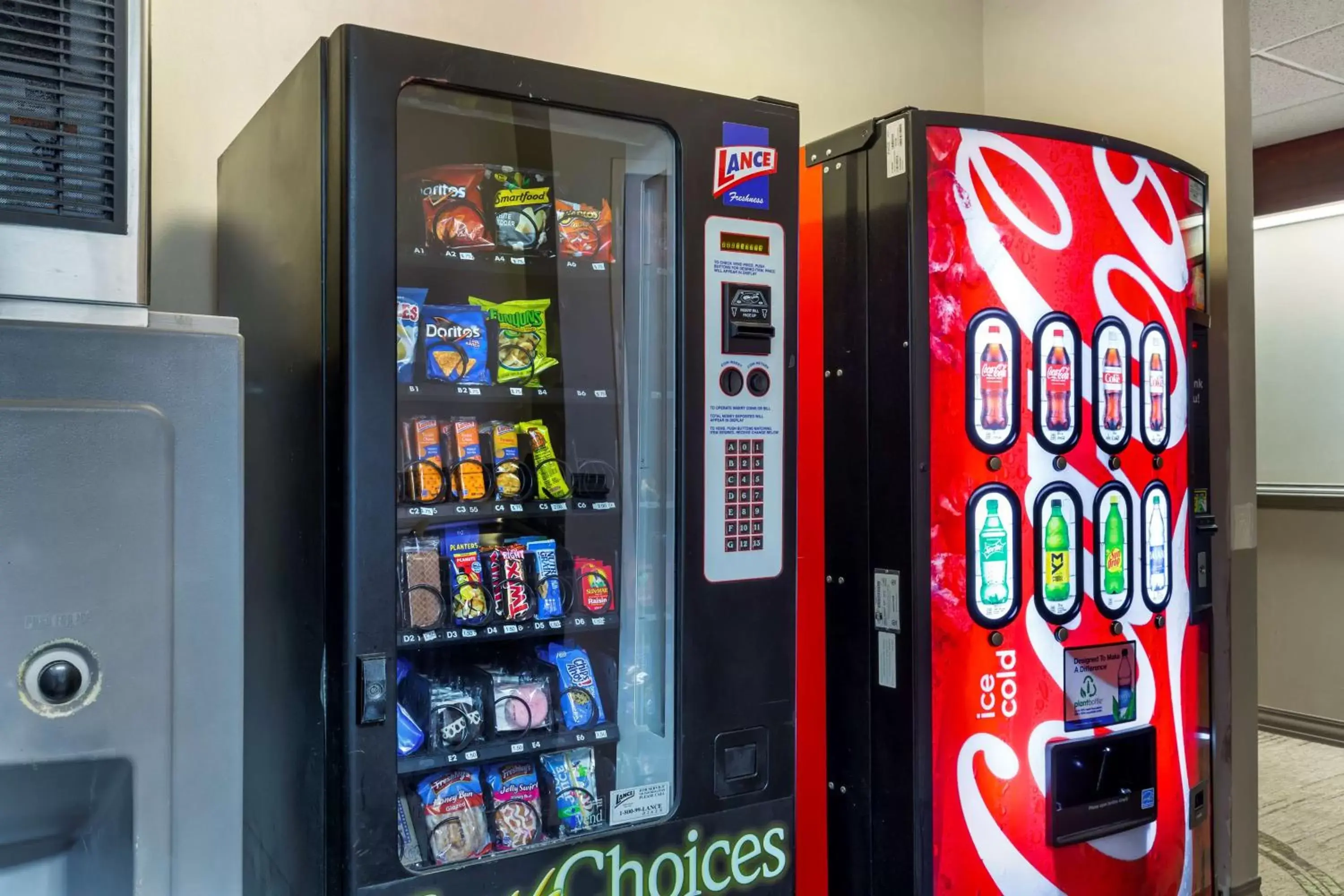 Property building in Best Western Plus South Hill Inn Property building in Best Western Plus South Hill Inn