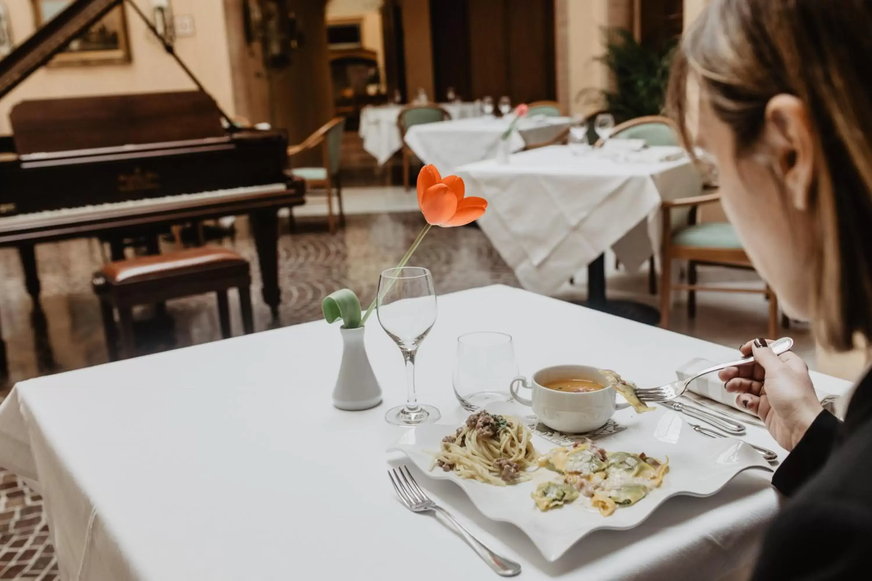 Restaurant/Places to Eat in Phi Hotel Dei Medaglioni