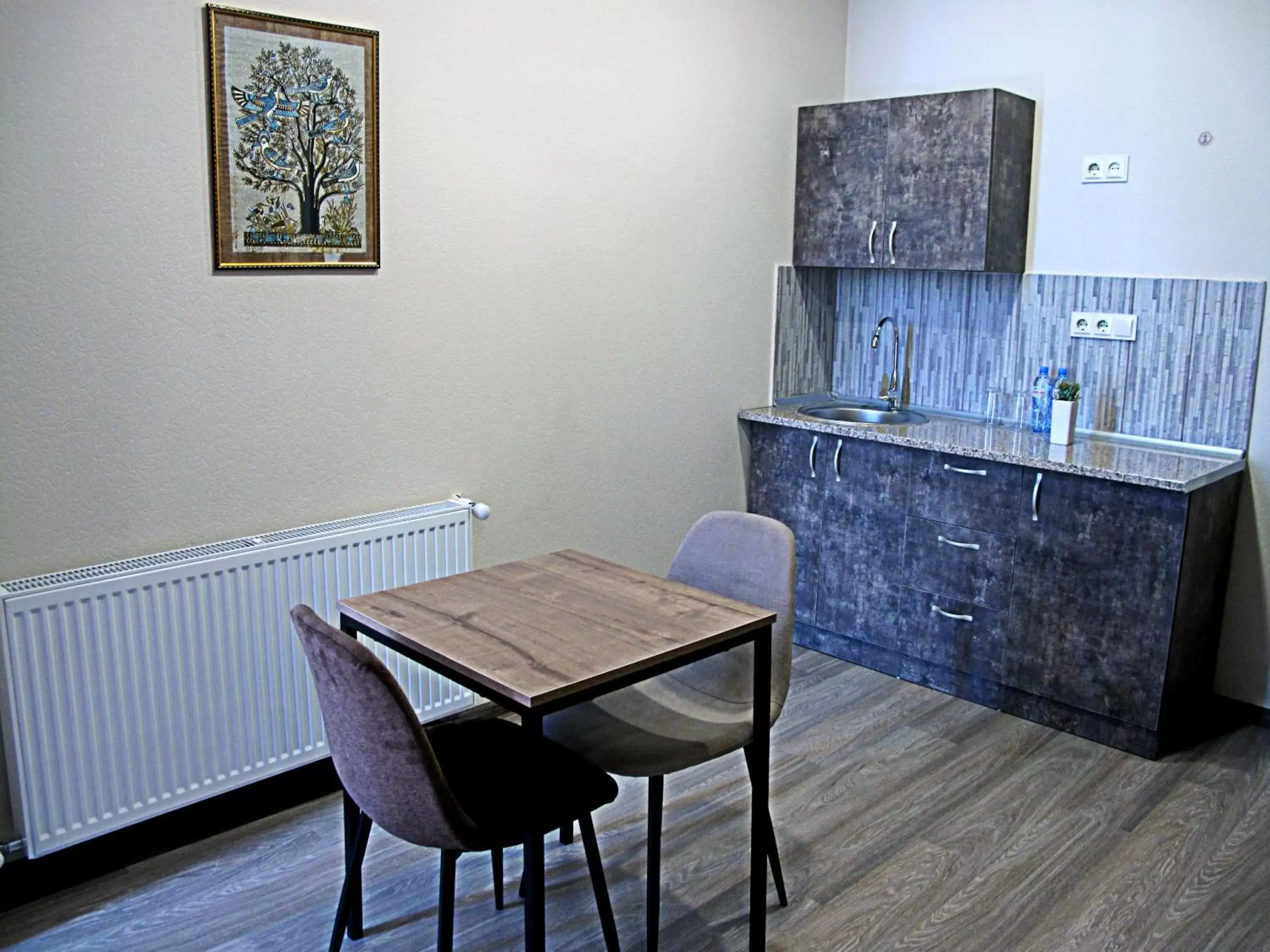 Kitchen or kitchenette, Dining Area in Hotel Nabadi