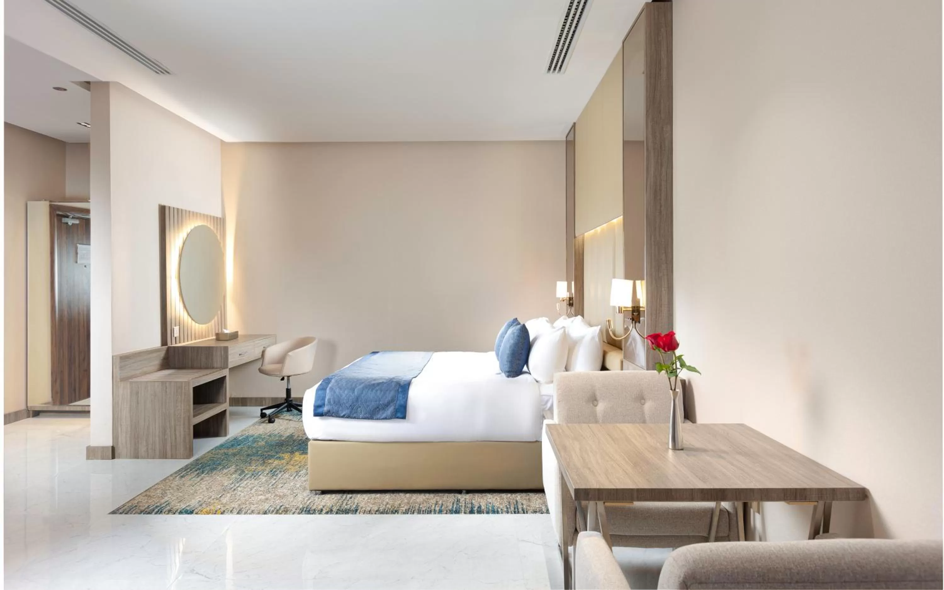 Photo of the whole room, Bed in Seven Gardens Hotel Al Narjis