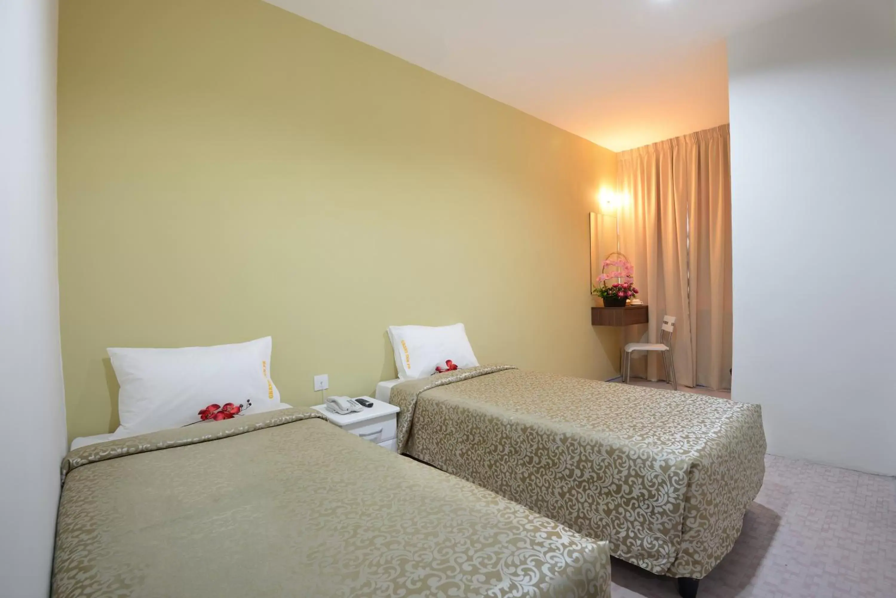 Bed in Grand Inn - Penang Road