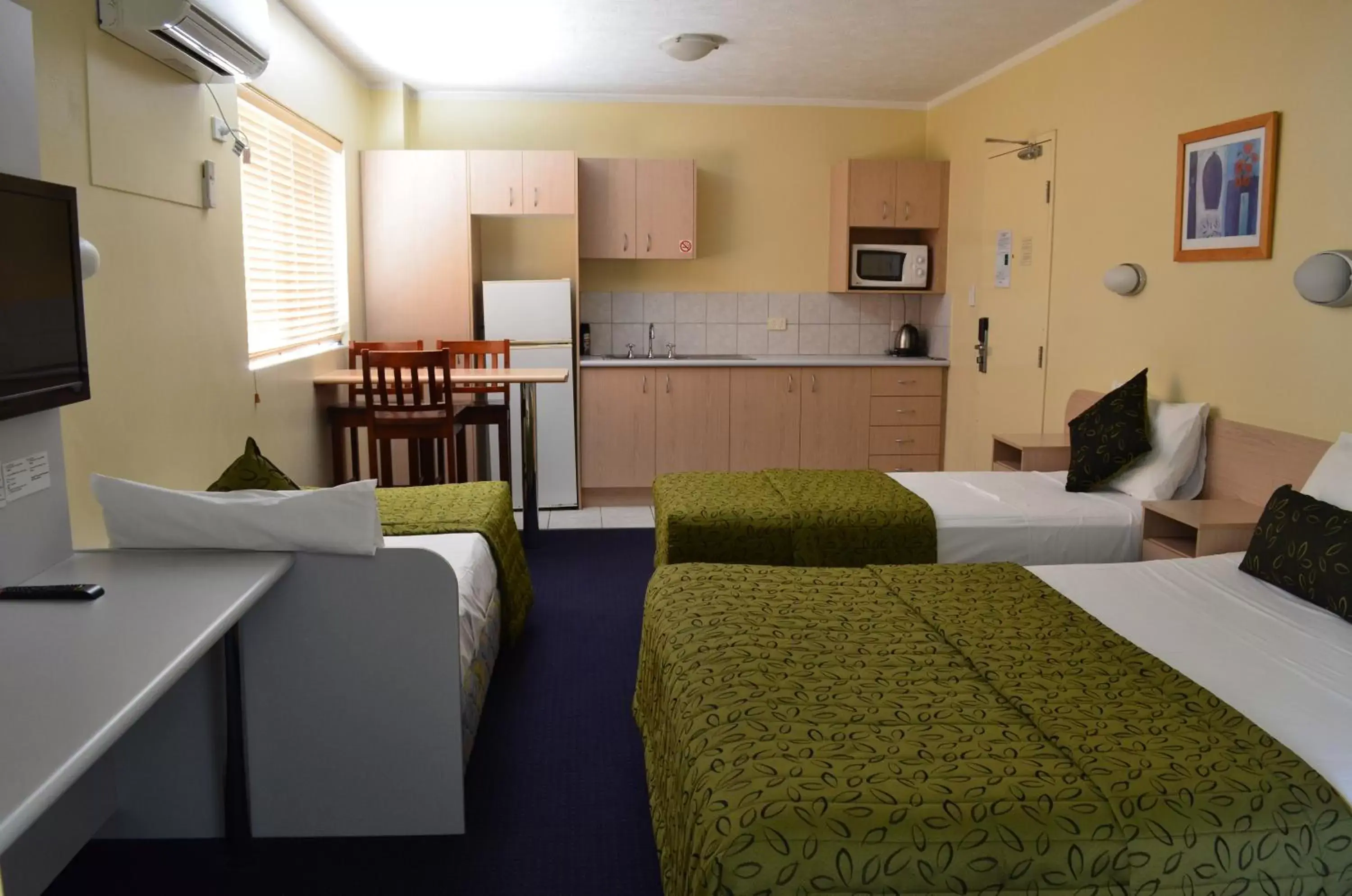 Kitchen or kitchenette in Airport Motel Brisbane