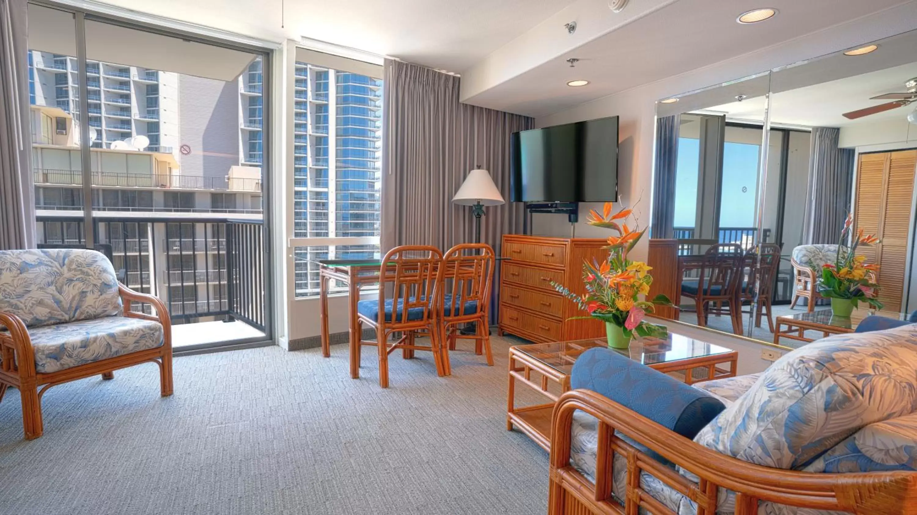 Living room, Seating Area in Imperial Hawaii Resort