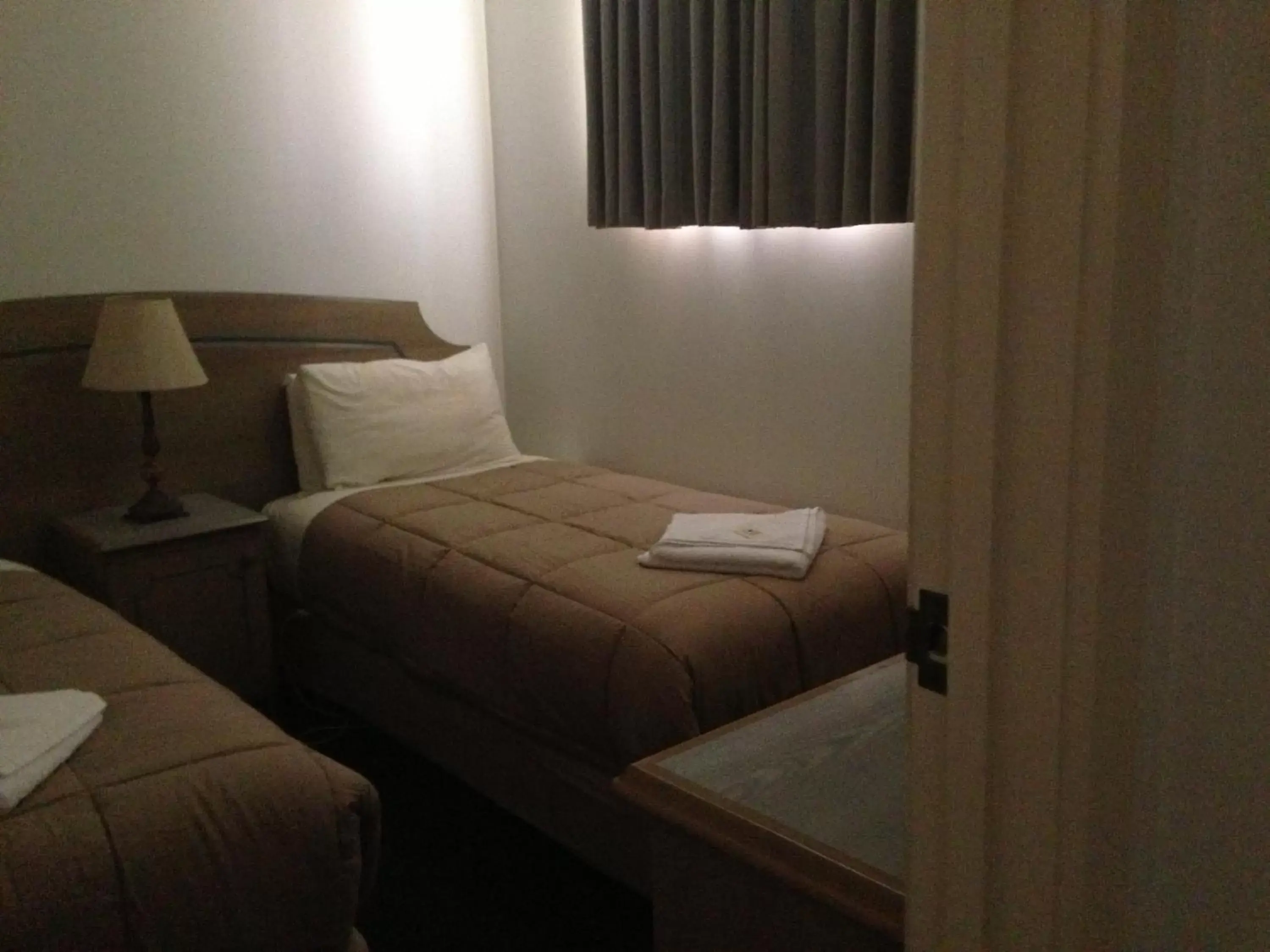 Bedroom, Bed in Nunawading Motor Inn