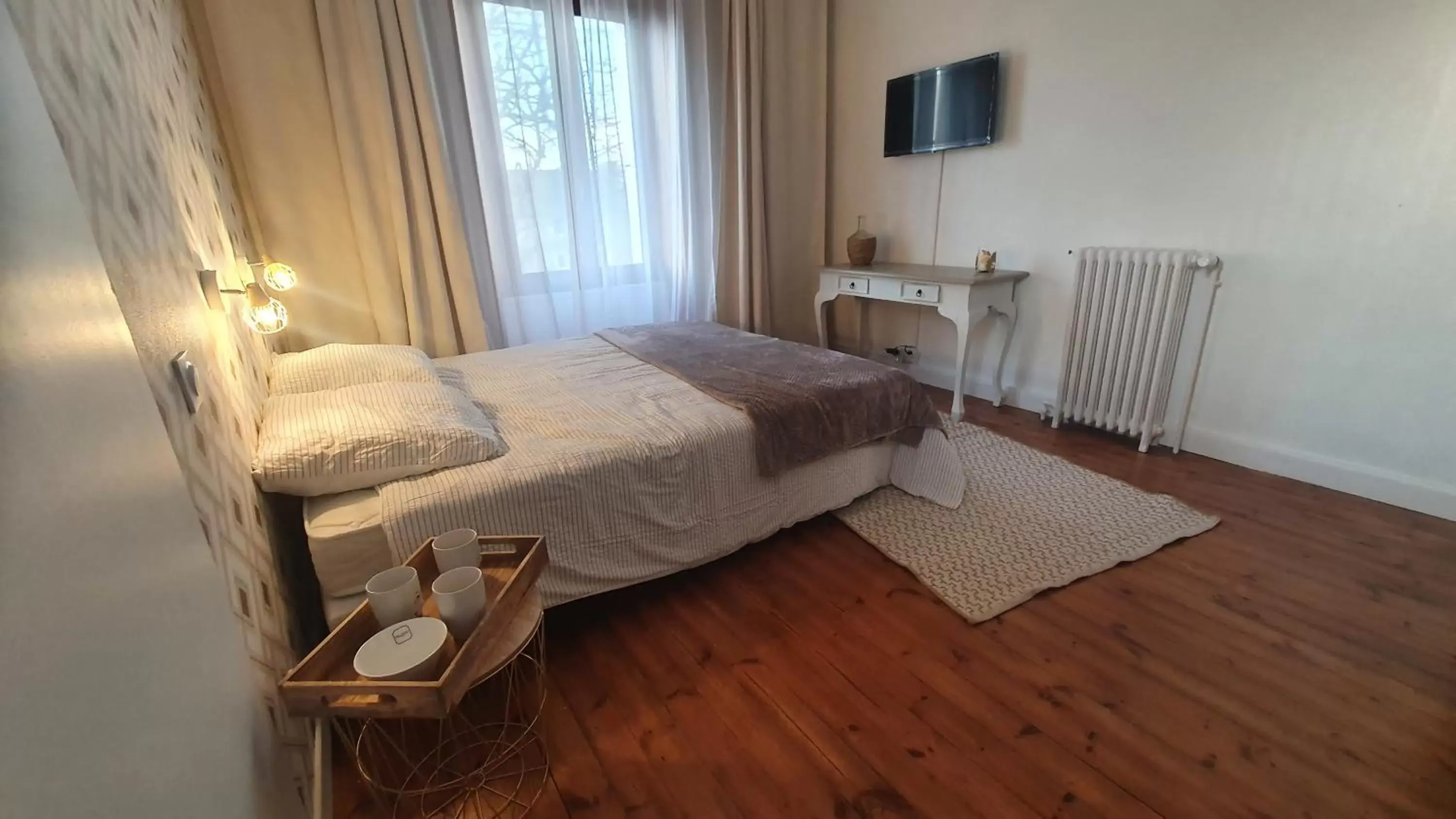 Bedroom, Bed in La Maison de la Côte des Légendes