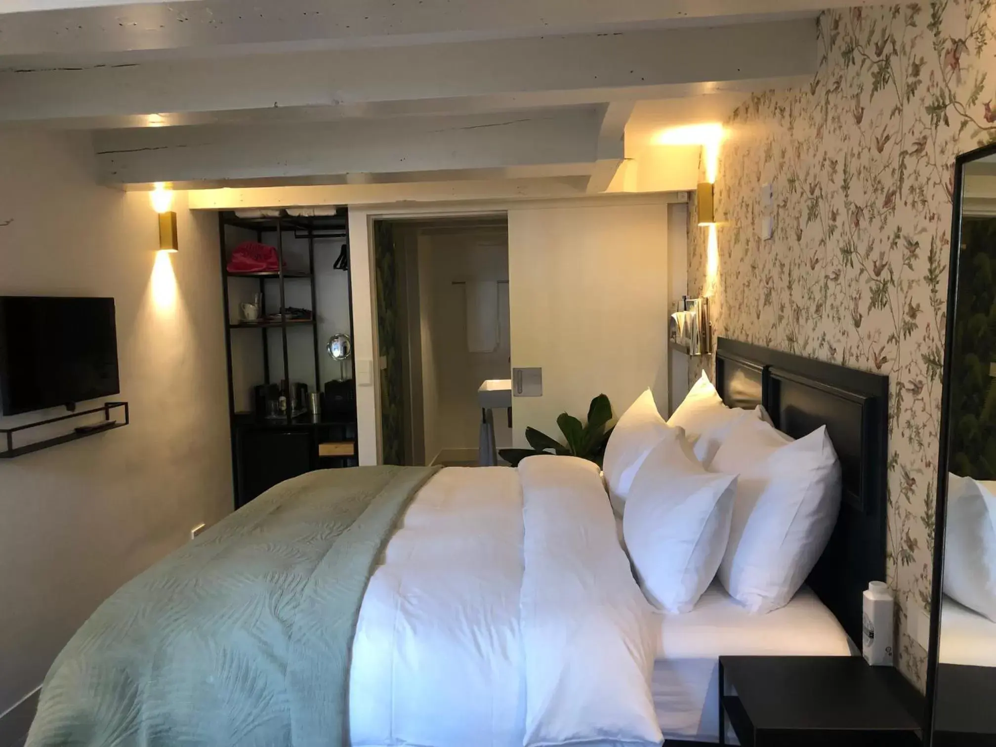 Bed in Milkhouse Luxury Stay Amsterdam