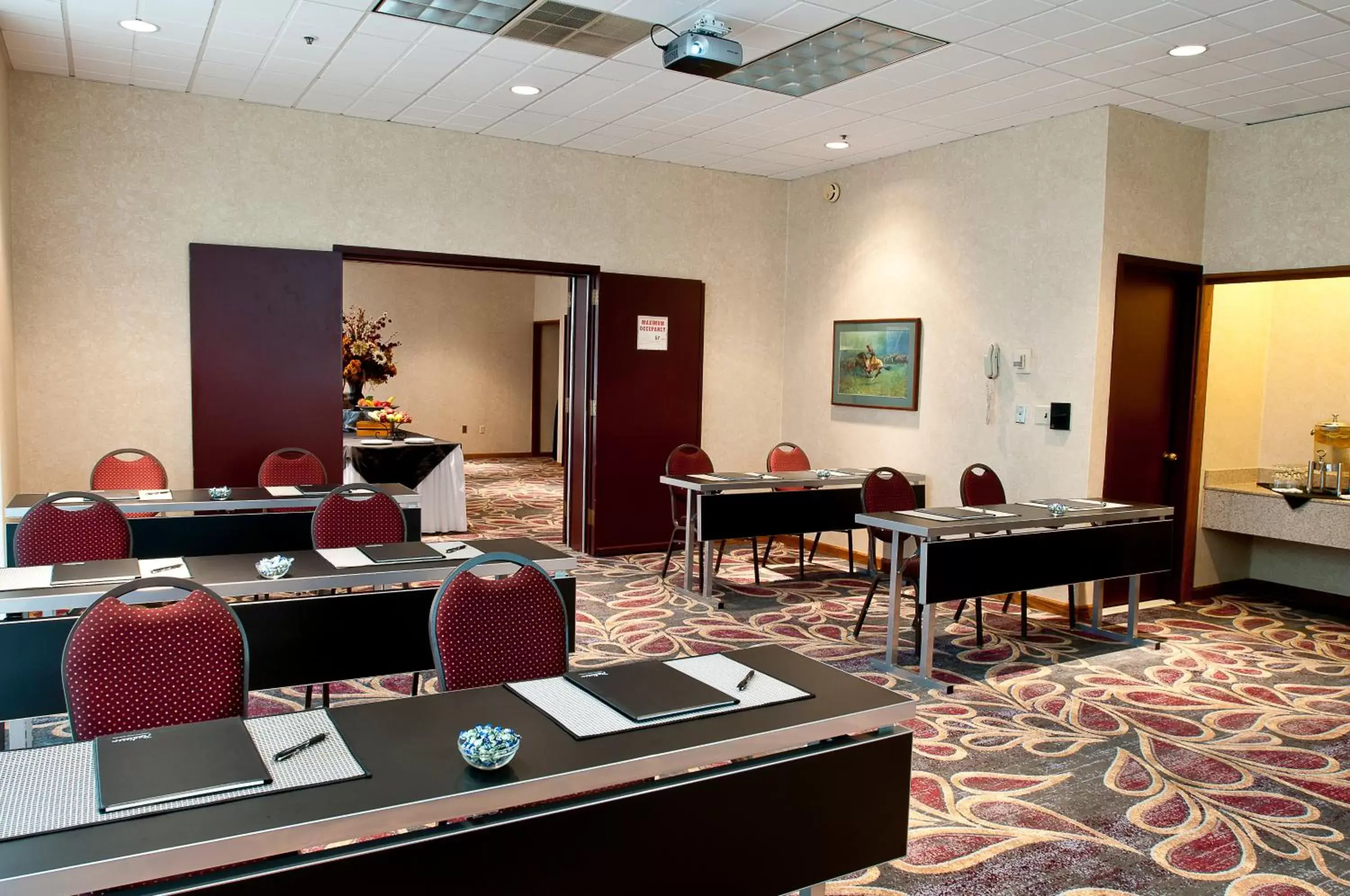 Business facilities, Restaurant/Places to Eat in Radisson Hotel Corning