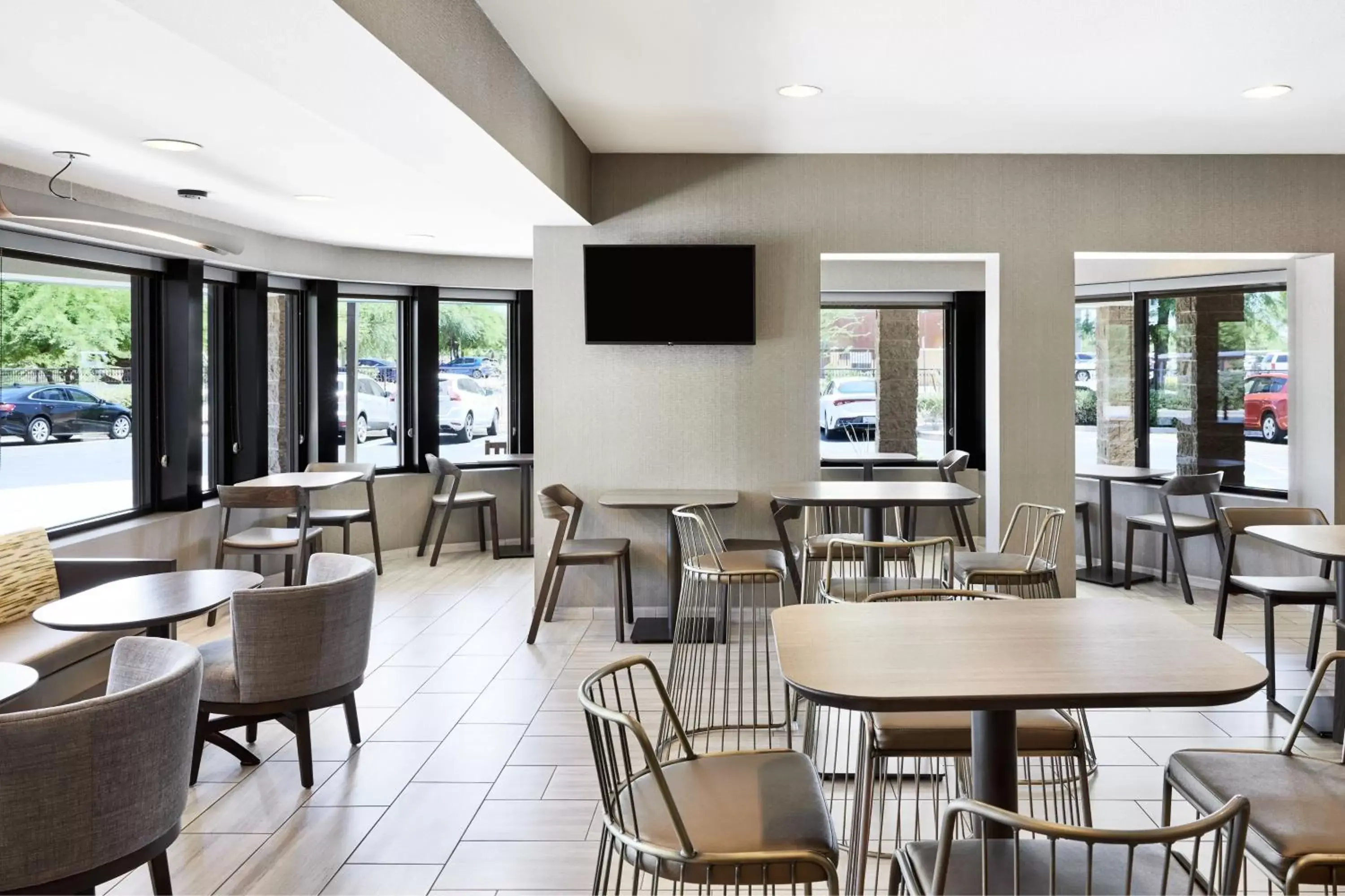 Breakfast, Restaurant/Places to Eat in SpringHill Suites Phoenix Tempe Airport