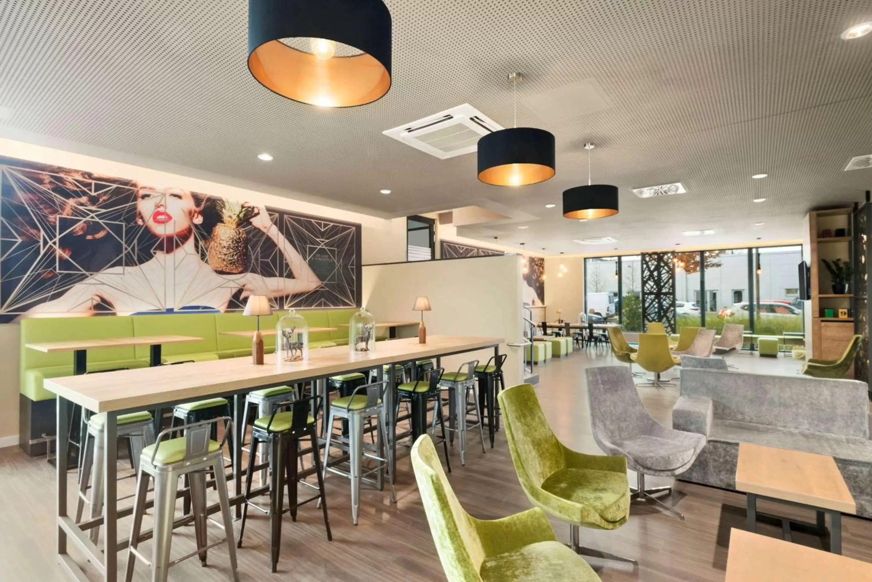 Lounge or bar, Lounge/Bar in Super 8 by Wyndham Munich City North