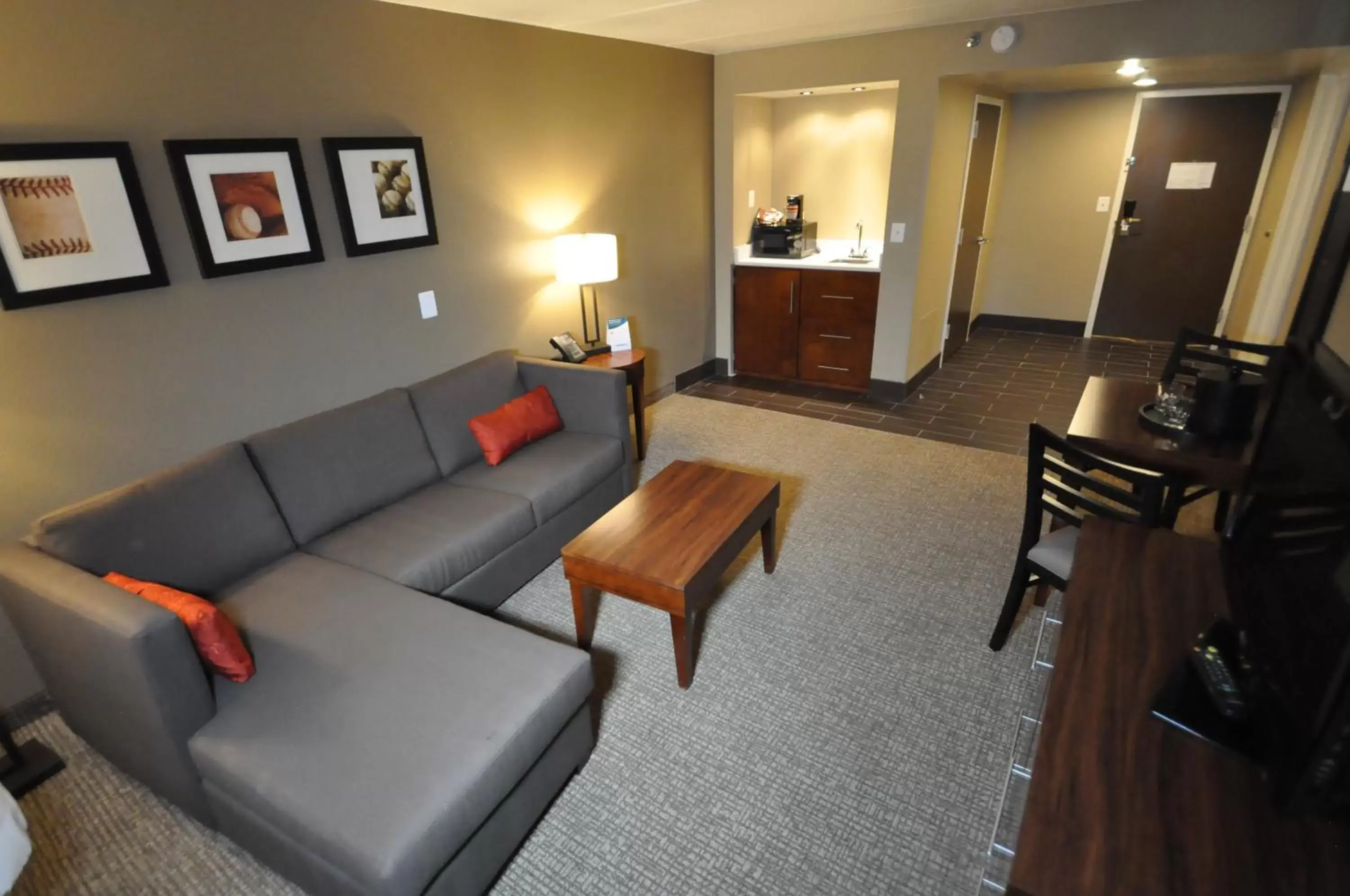 Living room, Seating Area in Comfort Inn & Suites Aberdeen