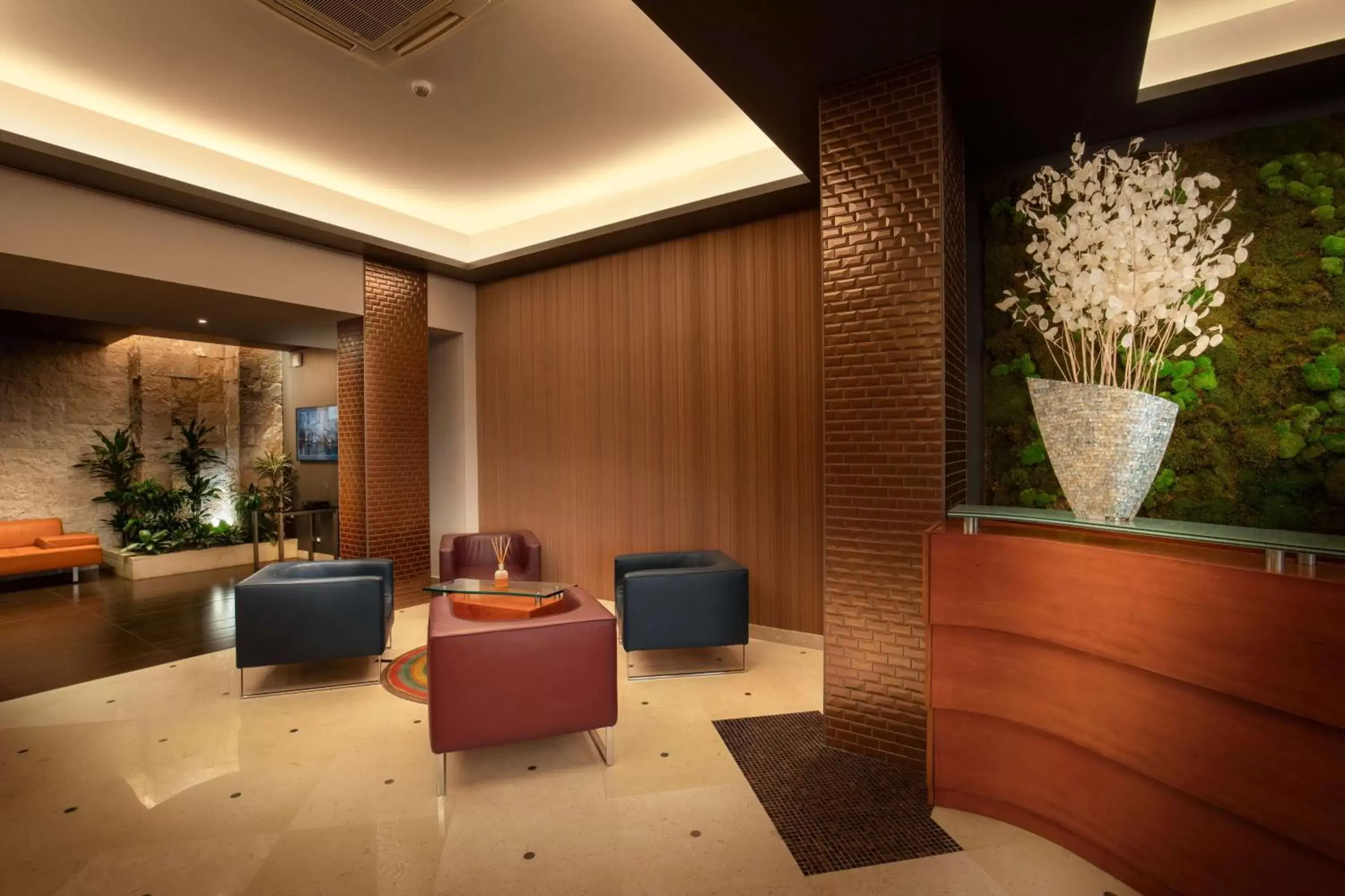 Lobby or reception in Best Western Plus Hotel Spring House