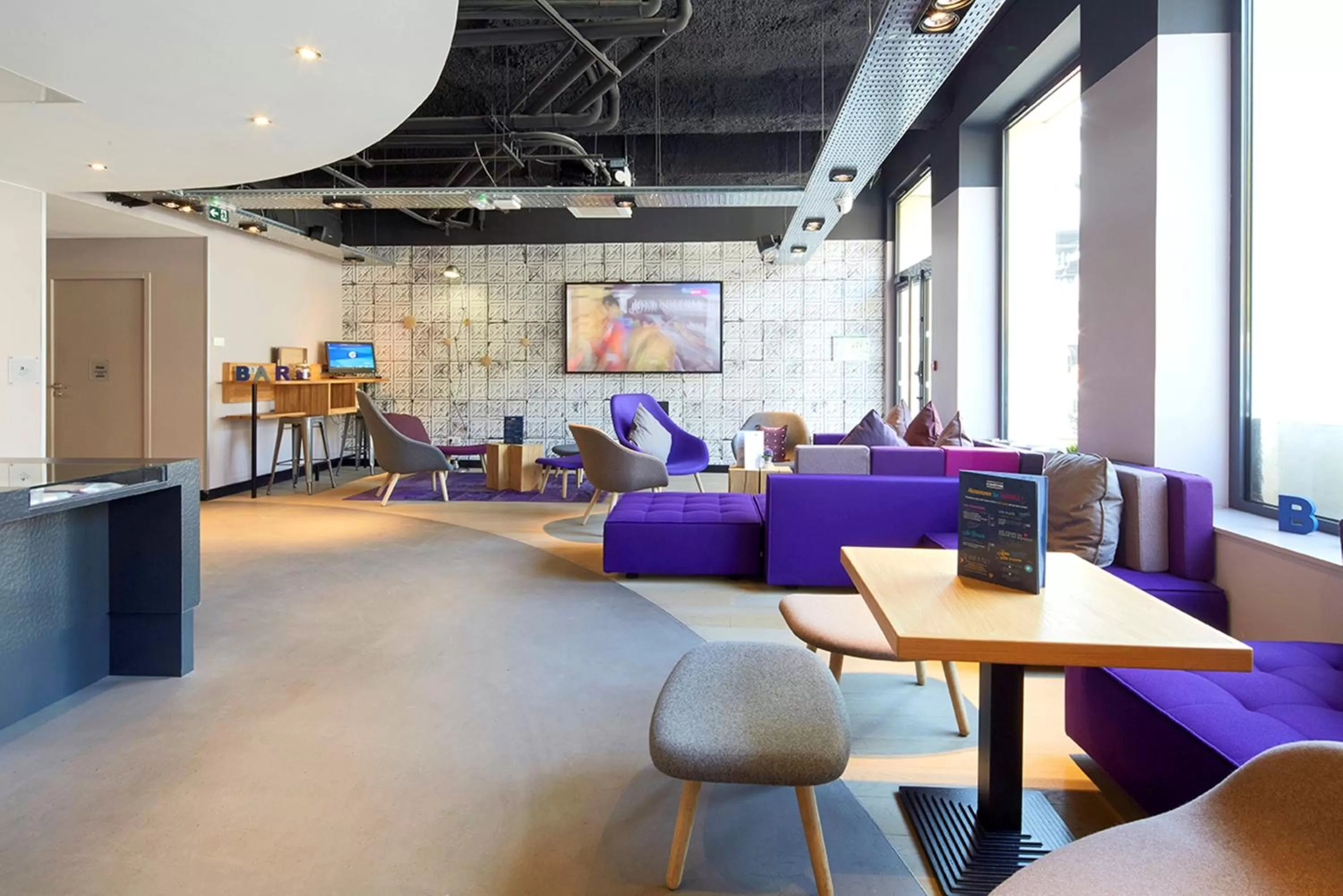 Lobby or reception in Campanile Lyon Centre - Gare Perrache - Confluence