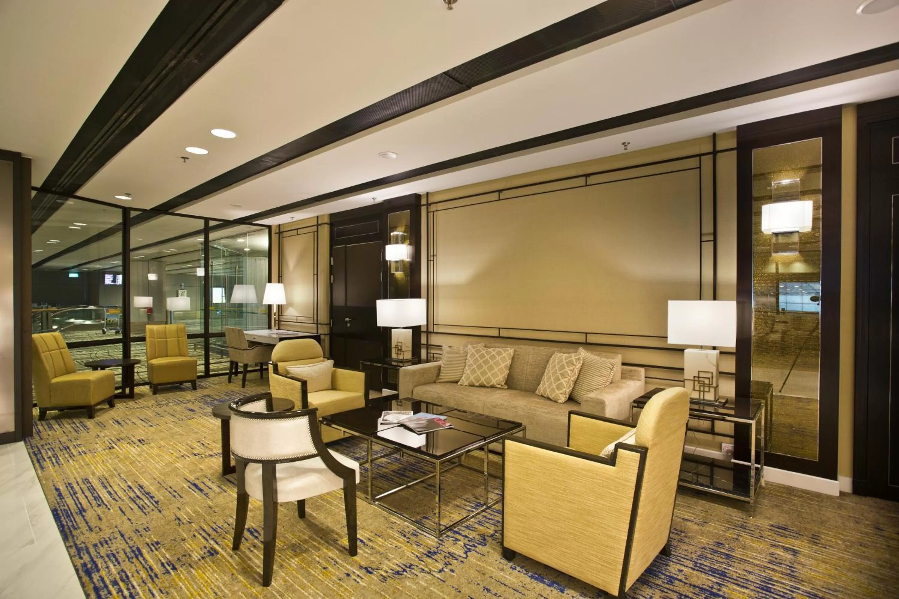Lobby or reception, Lounge/Bar in Ambassador Transit Hotel - Terminal 3