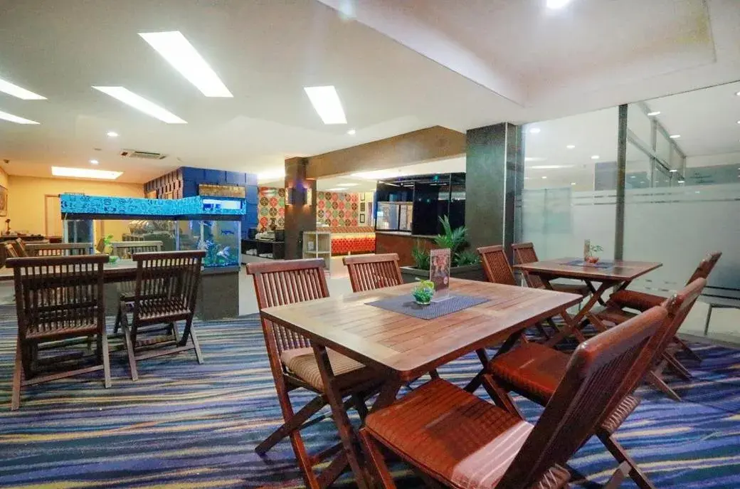 Restaurant/Places to Eat in Hotel Marlin Pekalongan