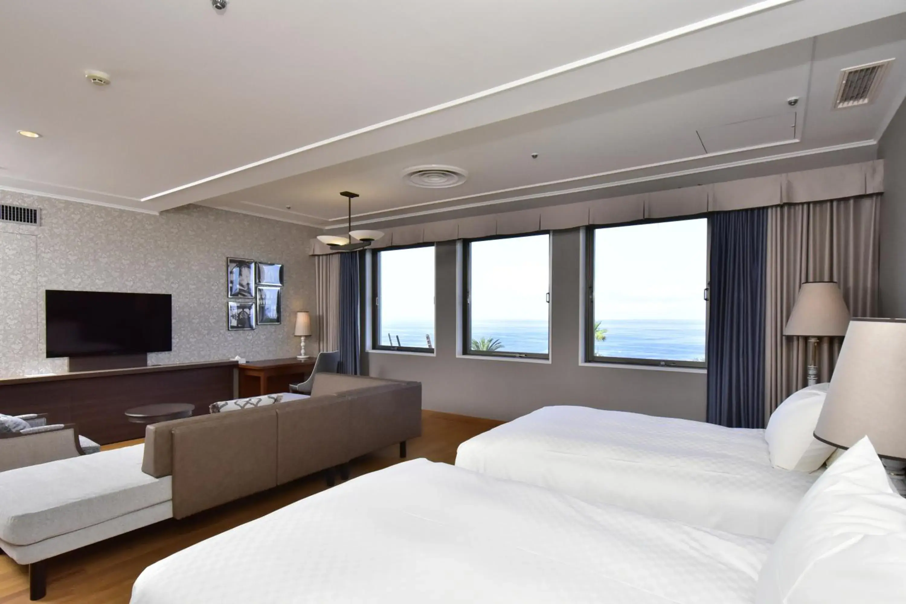 Bed in Kawana Hotel