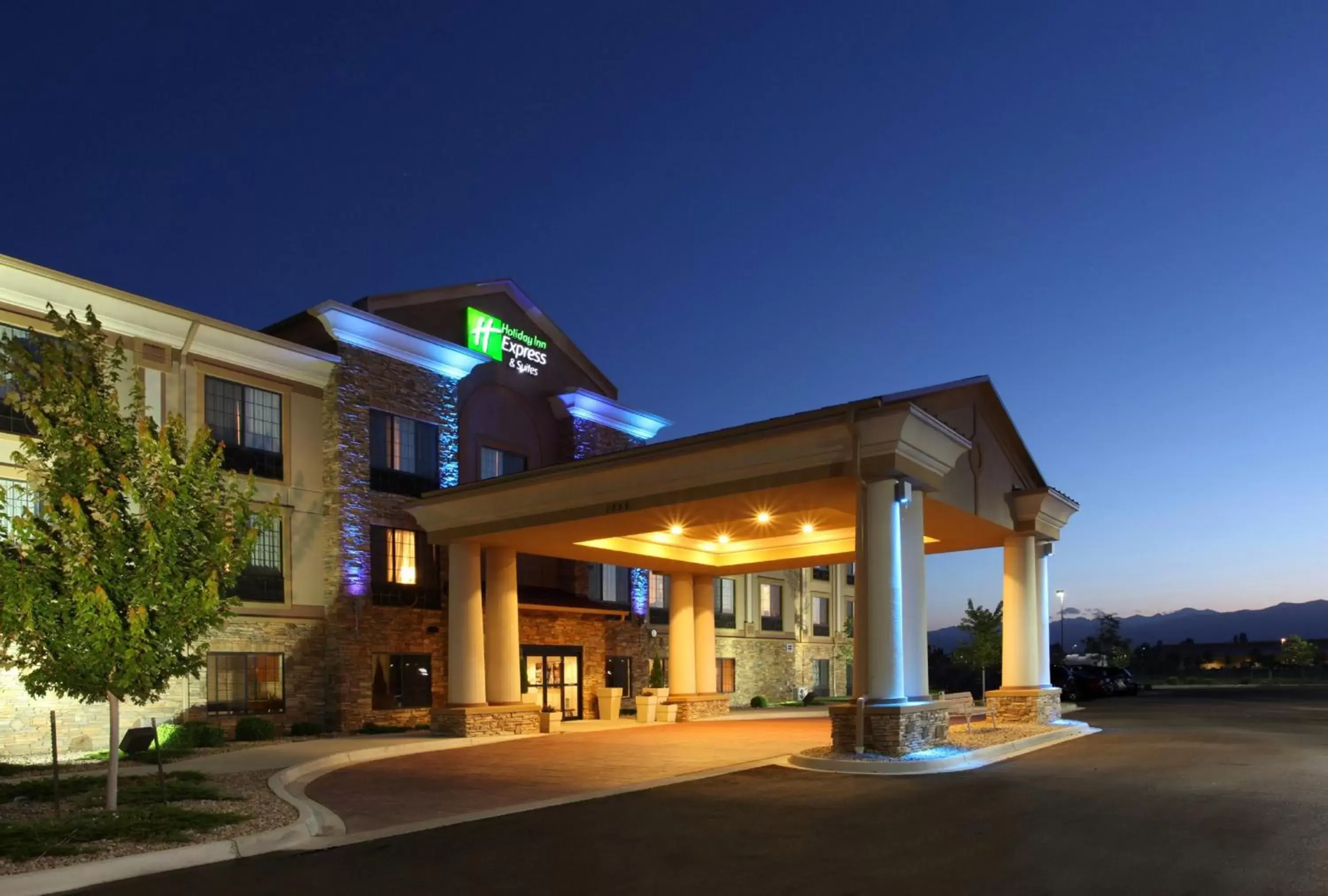 Property Building in Holiday Inn Express Hotel & Suites Longmont, an IHG Hotel