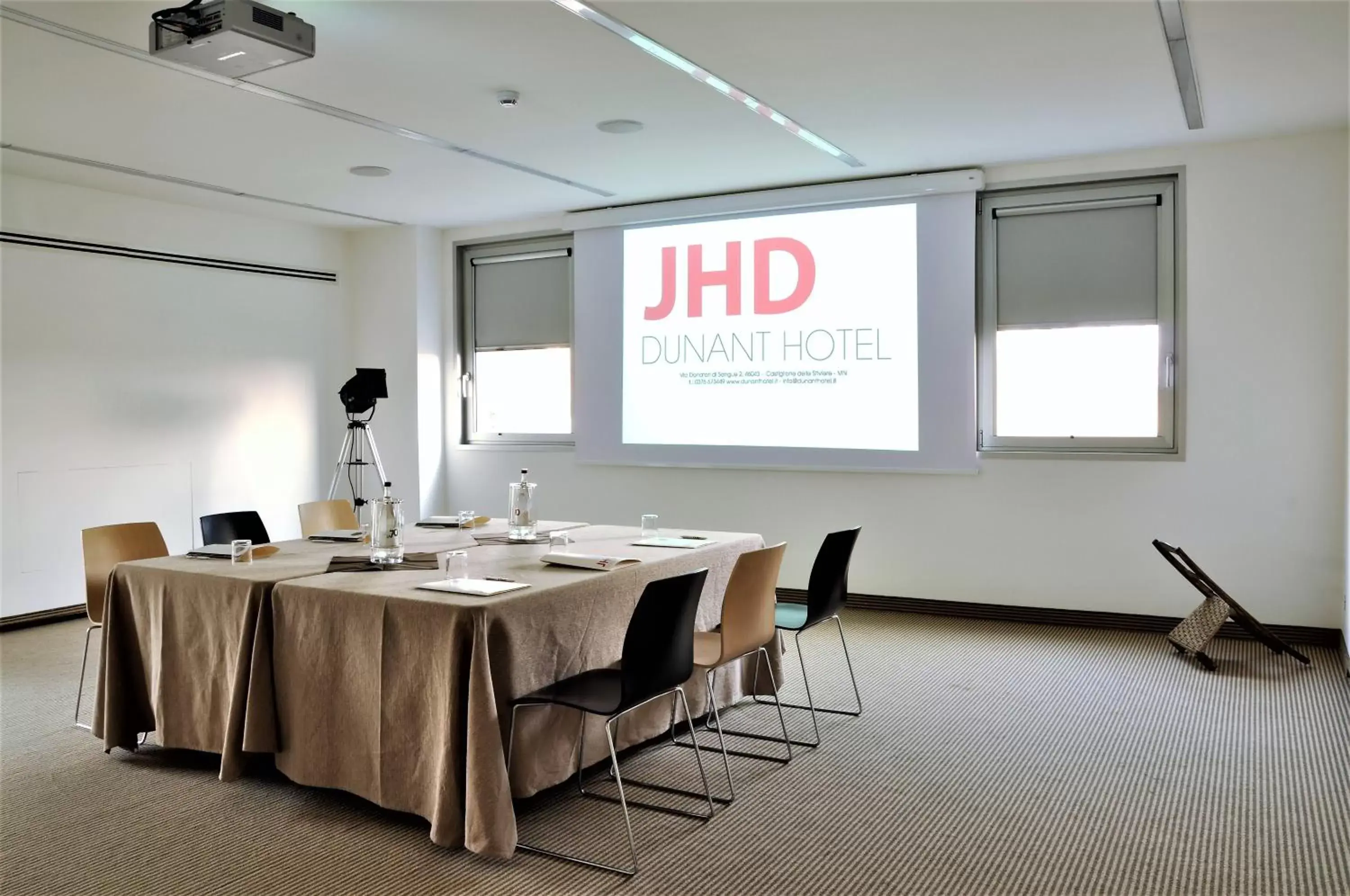 Meeting/conference room, Business Area/Conference Room in Aiden by Best Western @ JHD Dunant Hotel