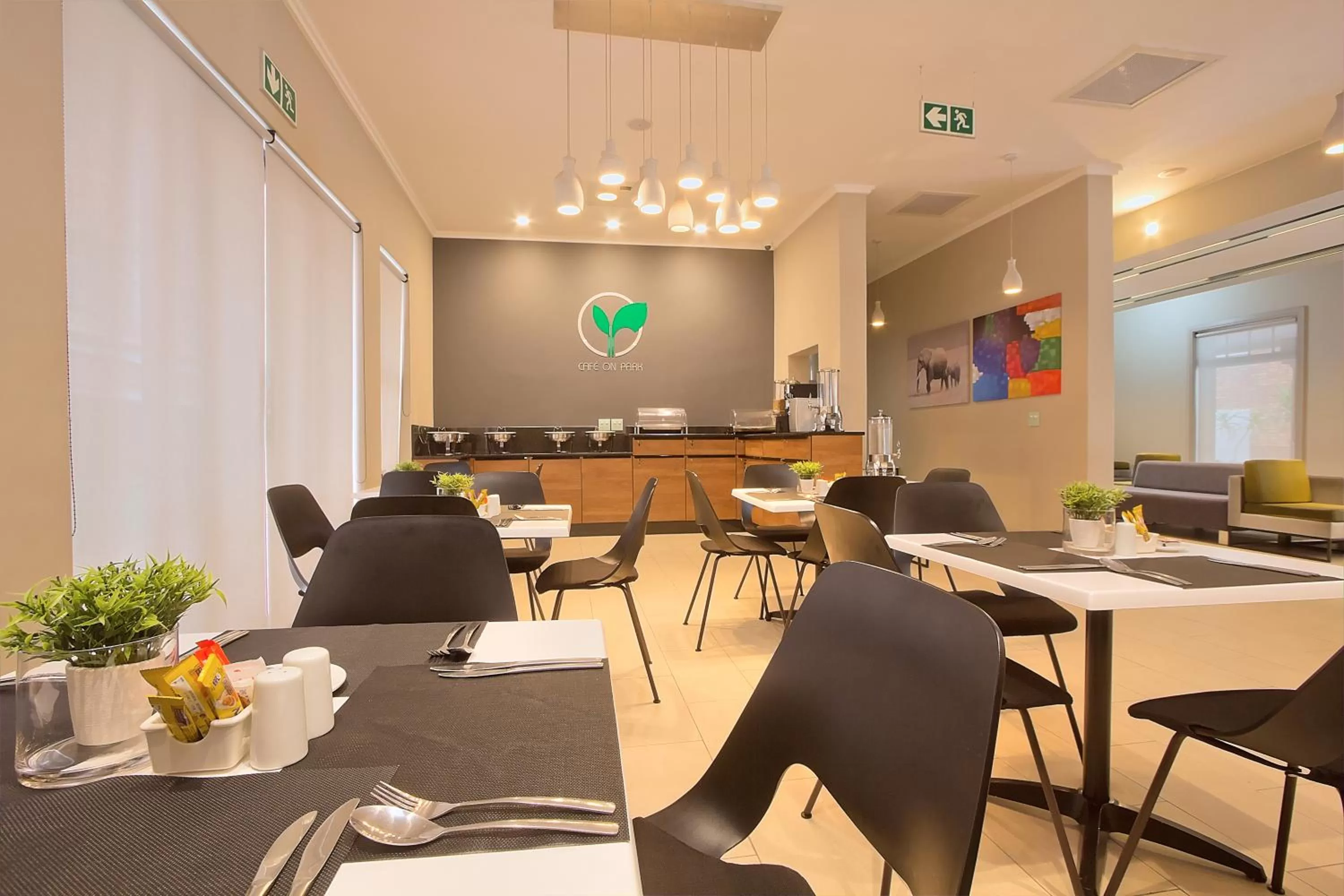 Restaurant/places to eat in The Park Lodge Hotel