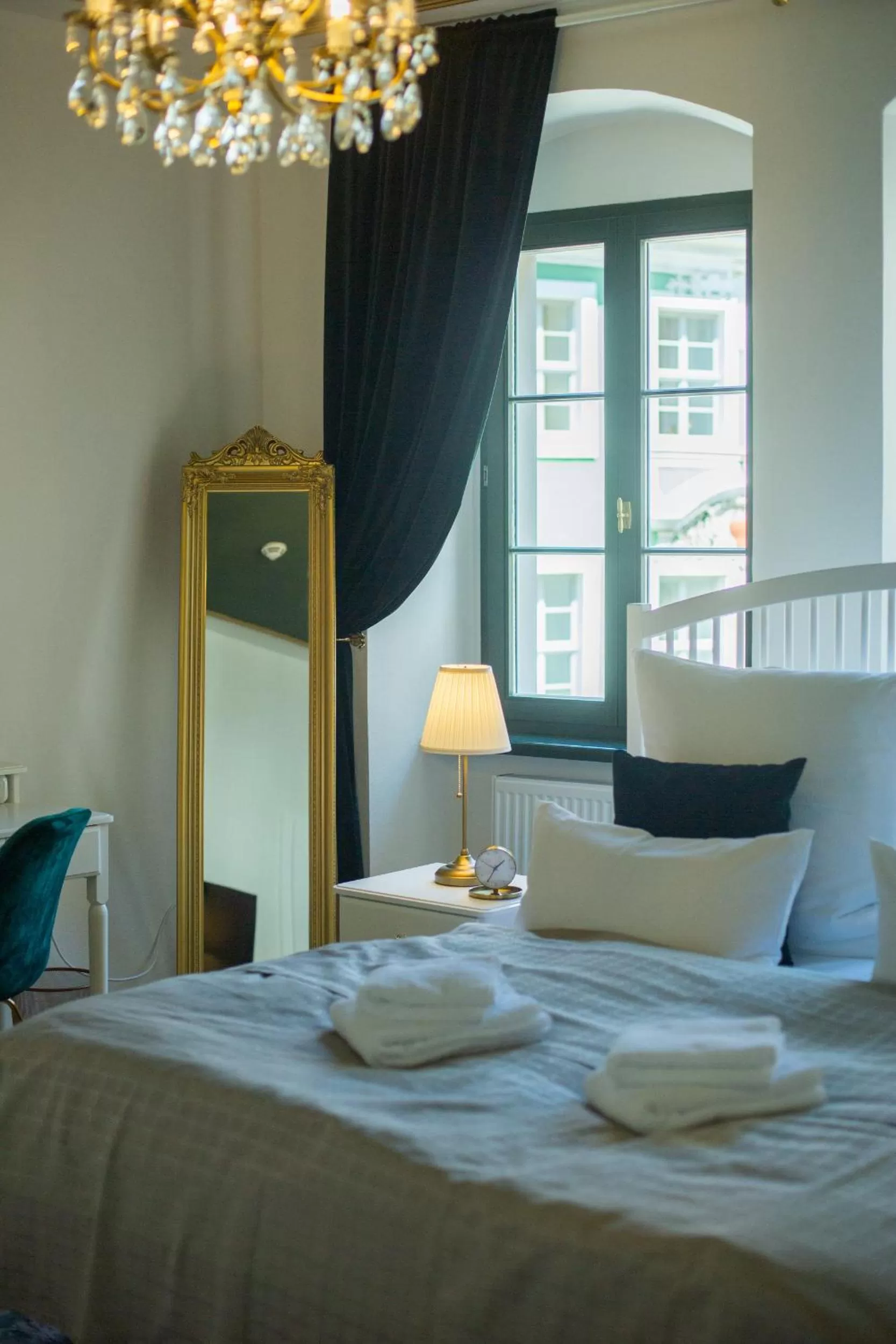 Bed in ApartOne Altstadt-Hotel