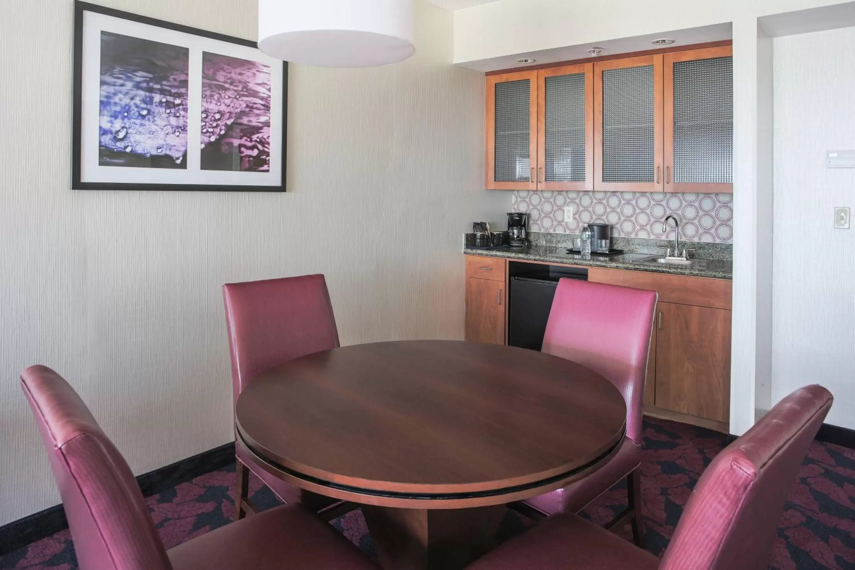 Bedroom, Dining Area in SpringHill Suites by Marriott Virginia Beach Oceanfront