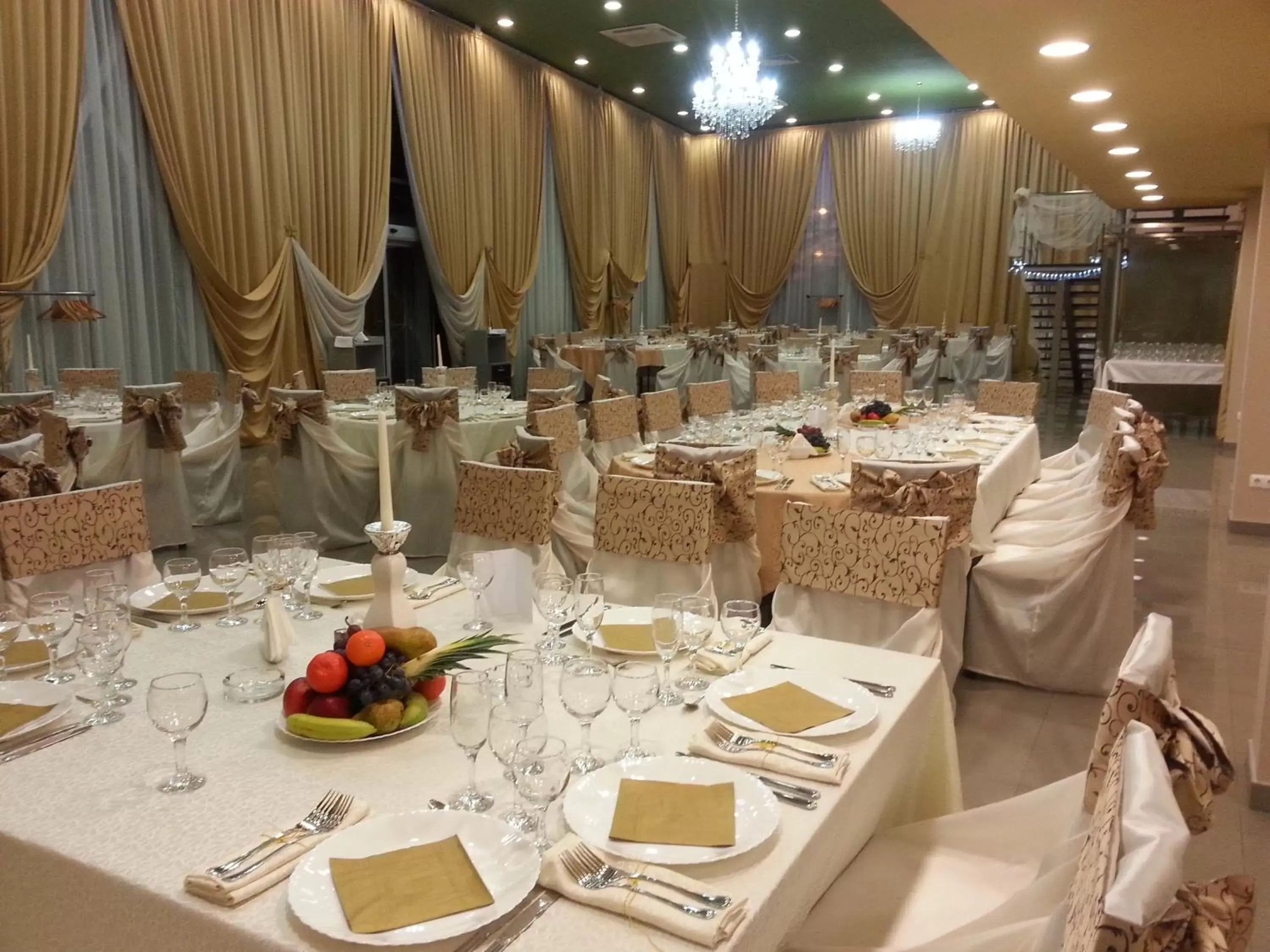 Restaurant/places to eat, Banquet Facilities in Euro House Hotel