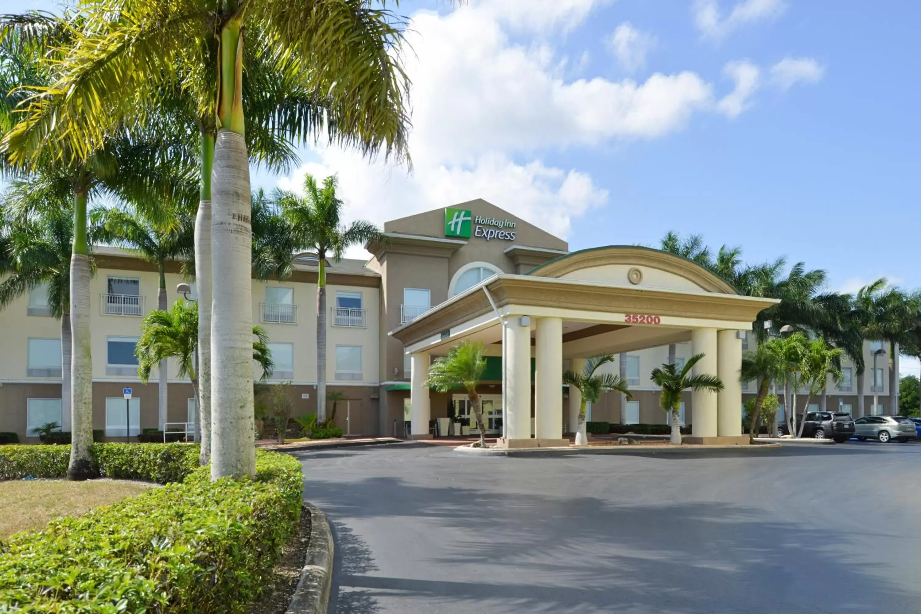 Property Building in Holiday Inn Express & Suites Florida City-Gateway To Keys, an IHG Hotel