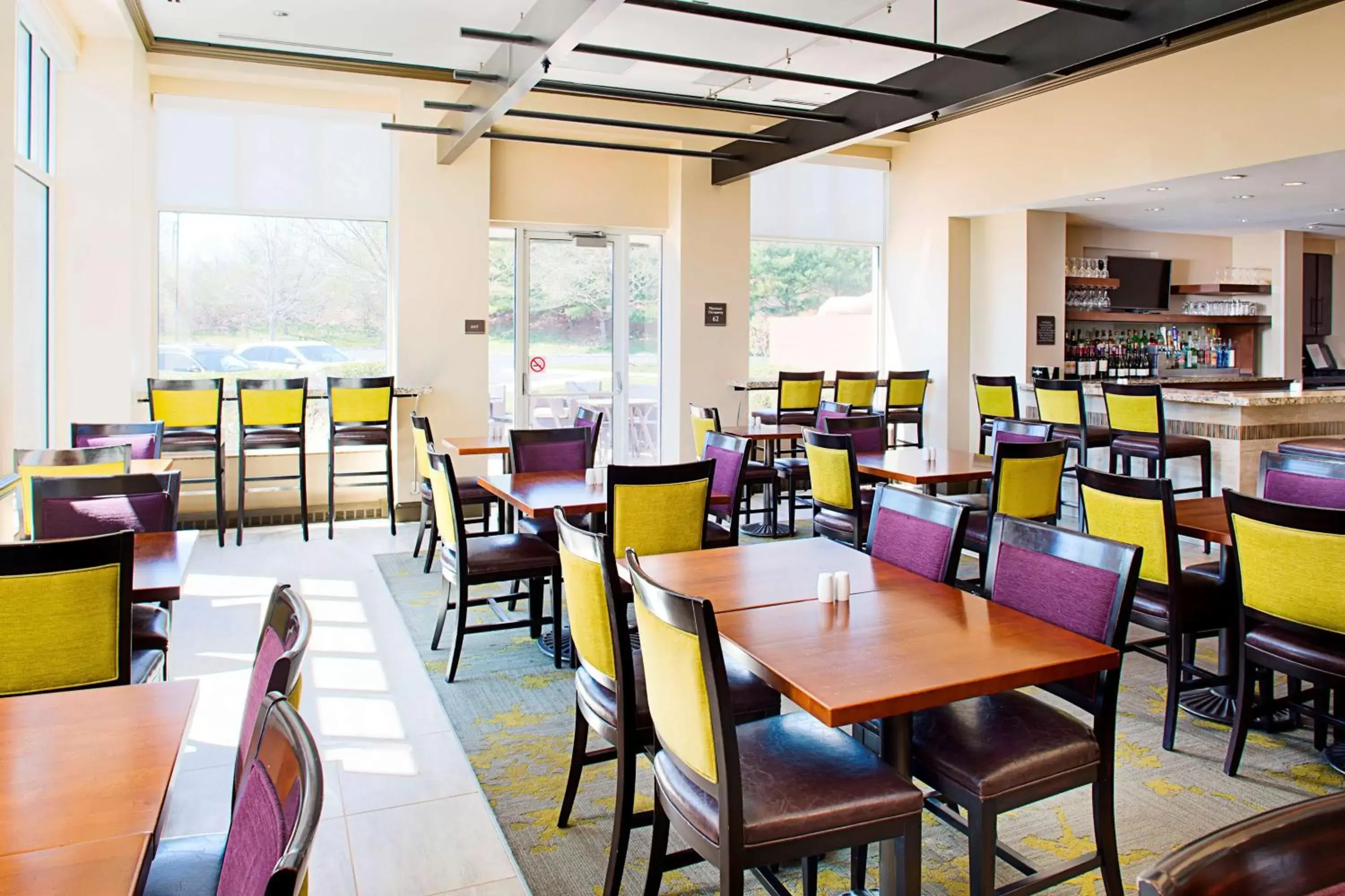Dining area, Restaurant/Places to Eat in Hilton Garden Inn Hartford North-Bradley International Airport