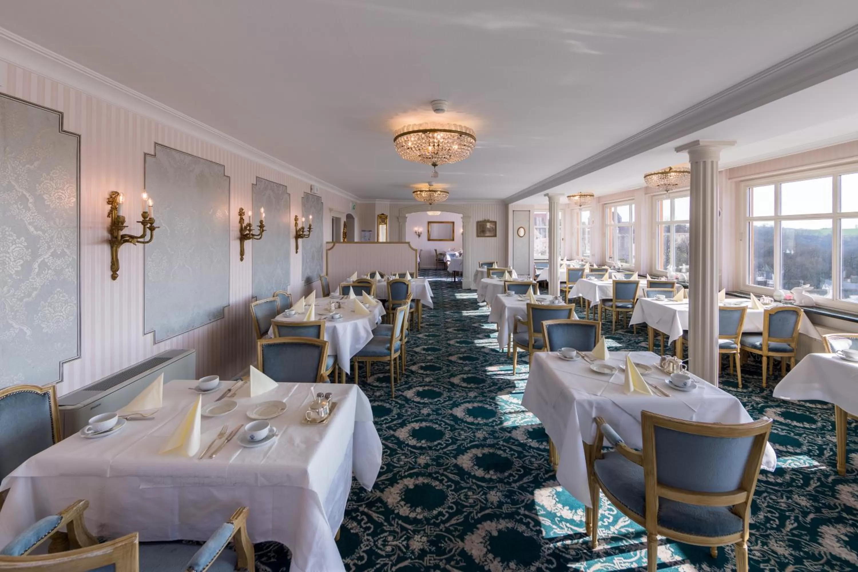 Buffet breakfast in Historik Hotel Goldener Hirsch Rothenburg