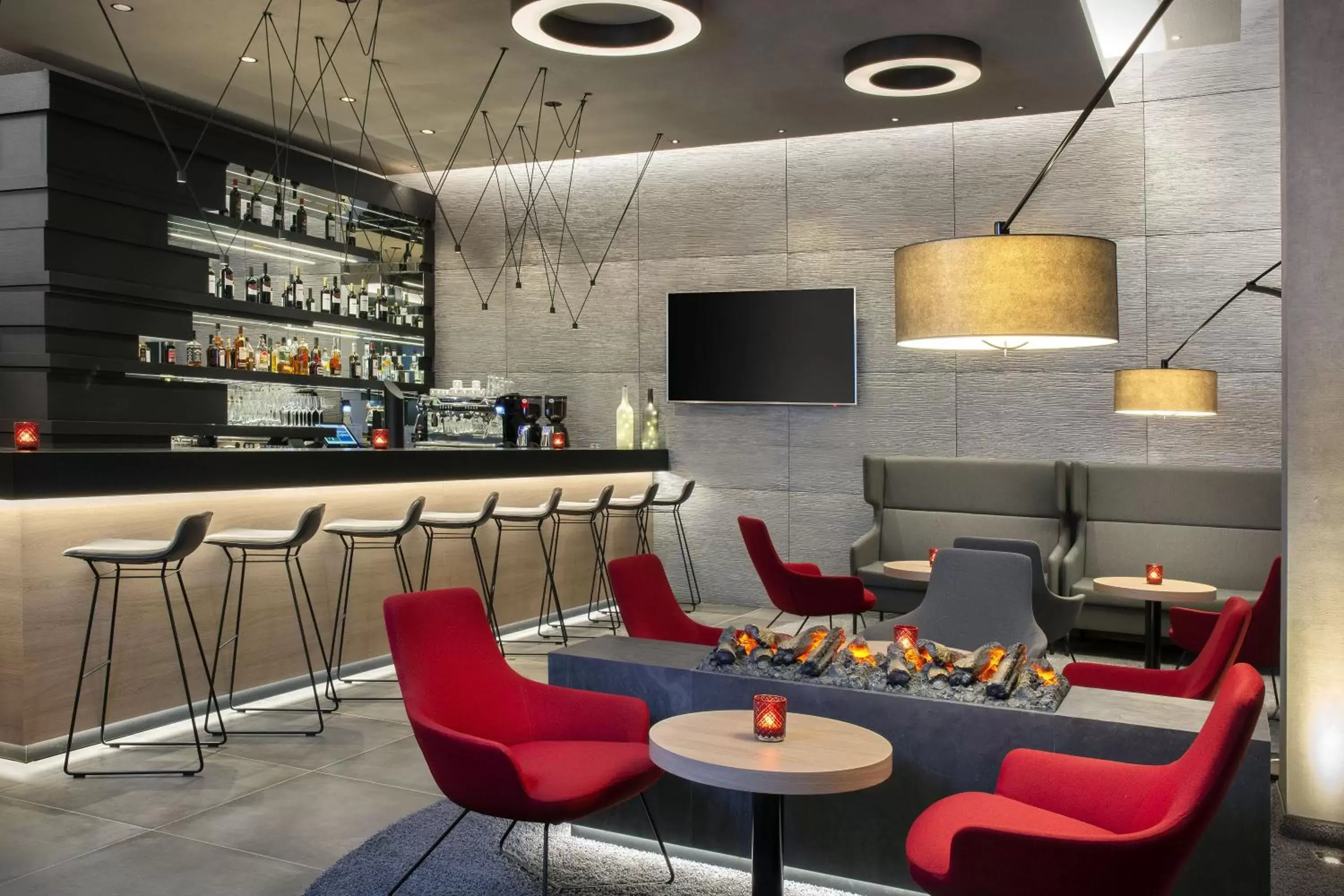 Lounge or bar, Lounge/Bar in Holiday Inn Express Stuttgart-Waiblingen, an IHG Hotel