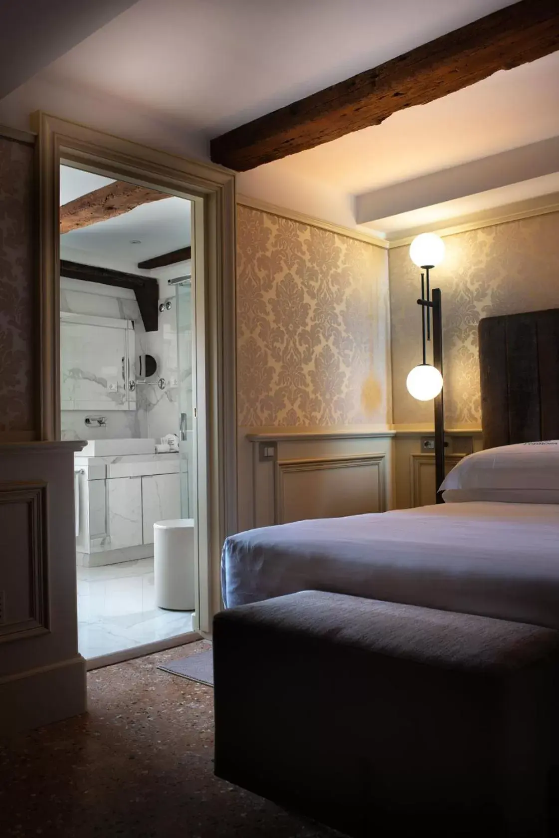 Bathroom, Bed in Palazzo Maria Formosa