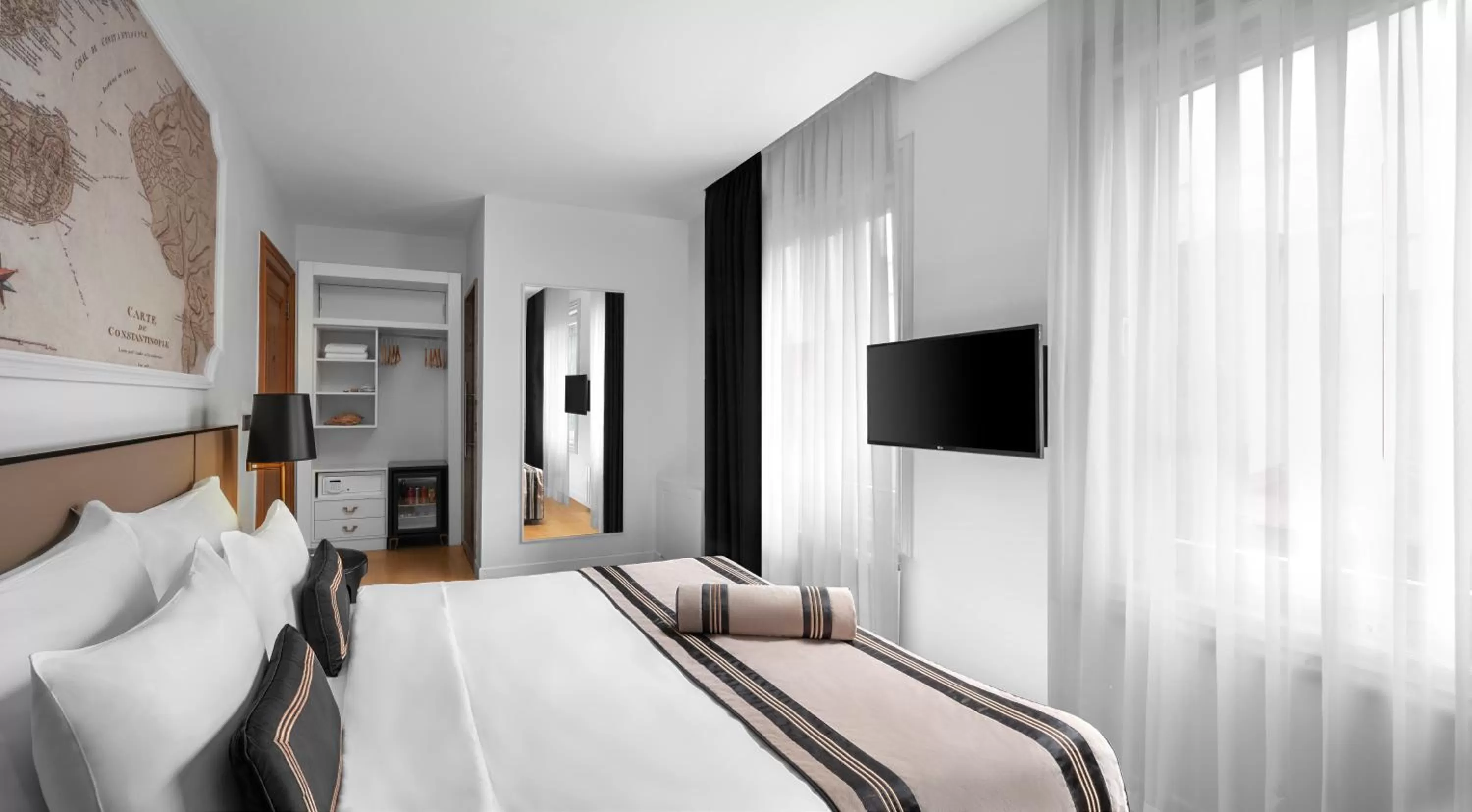 Communal lounge/ TV room, Bed in AKKA Lush Hotel Taksim