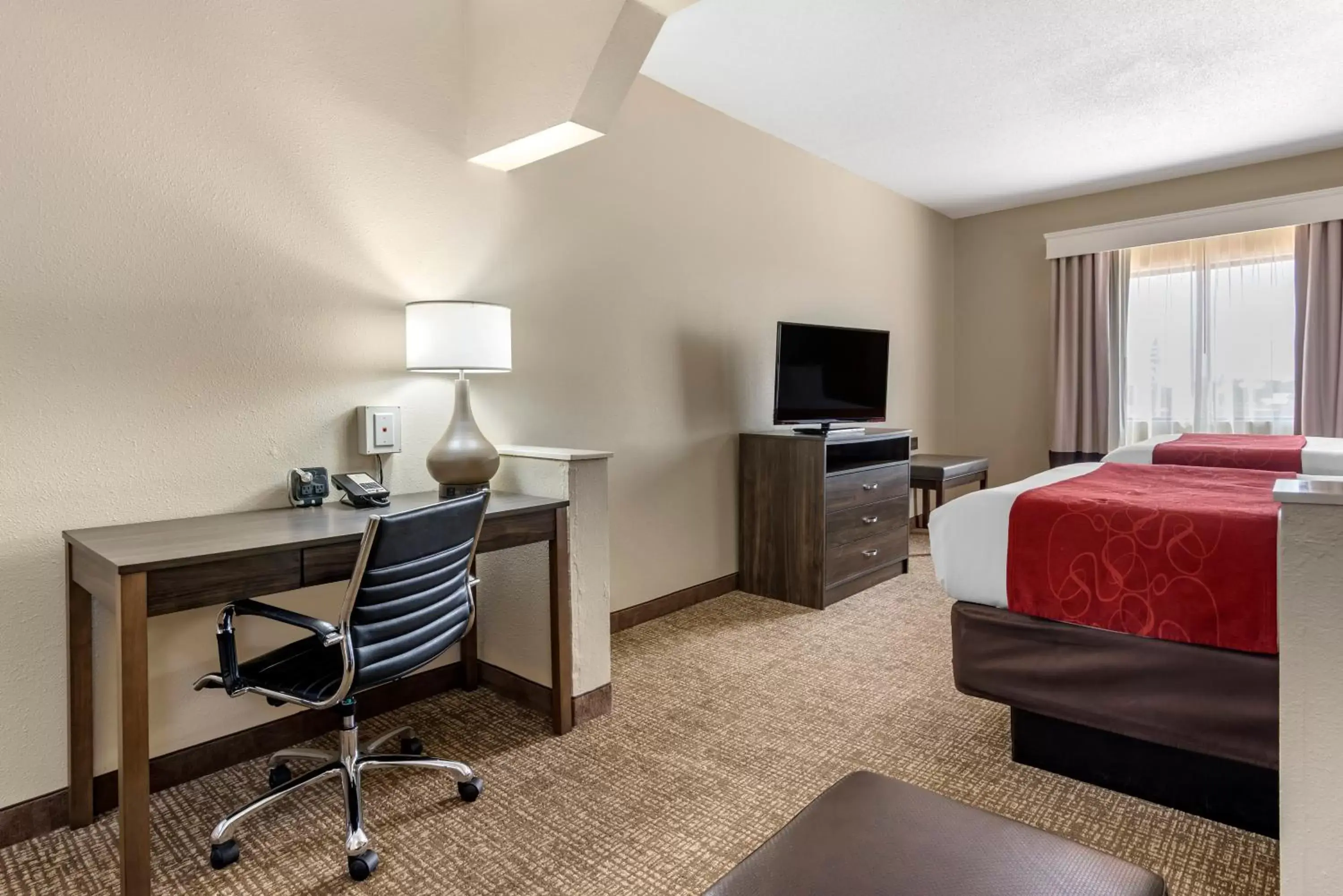 TV/Entertainment Center in Comfort Suites near Robins Air Force Base