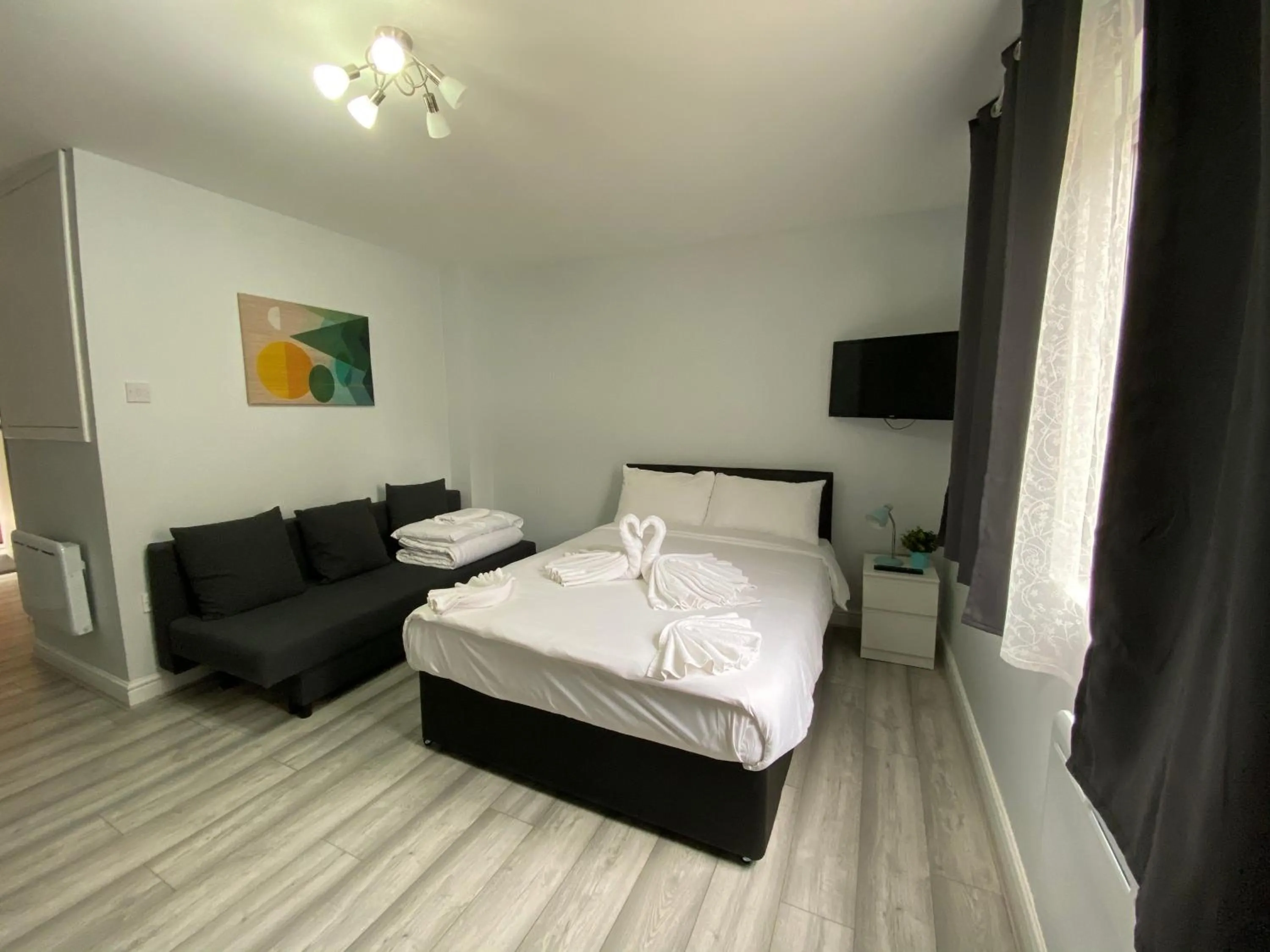 Other, Bed in Comfortable - Cosy - Budget Studios in City Center