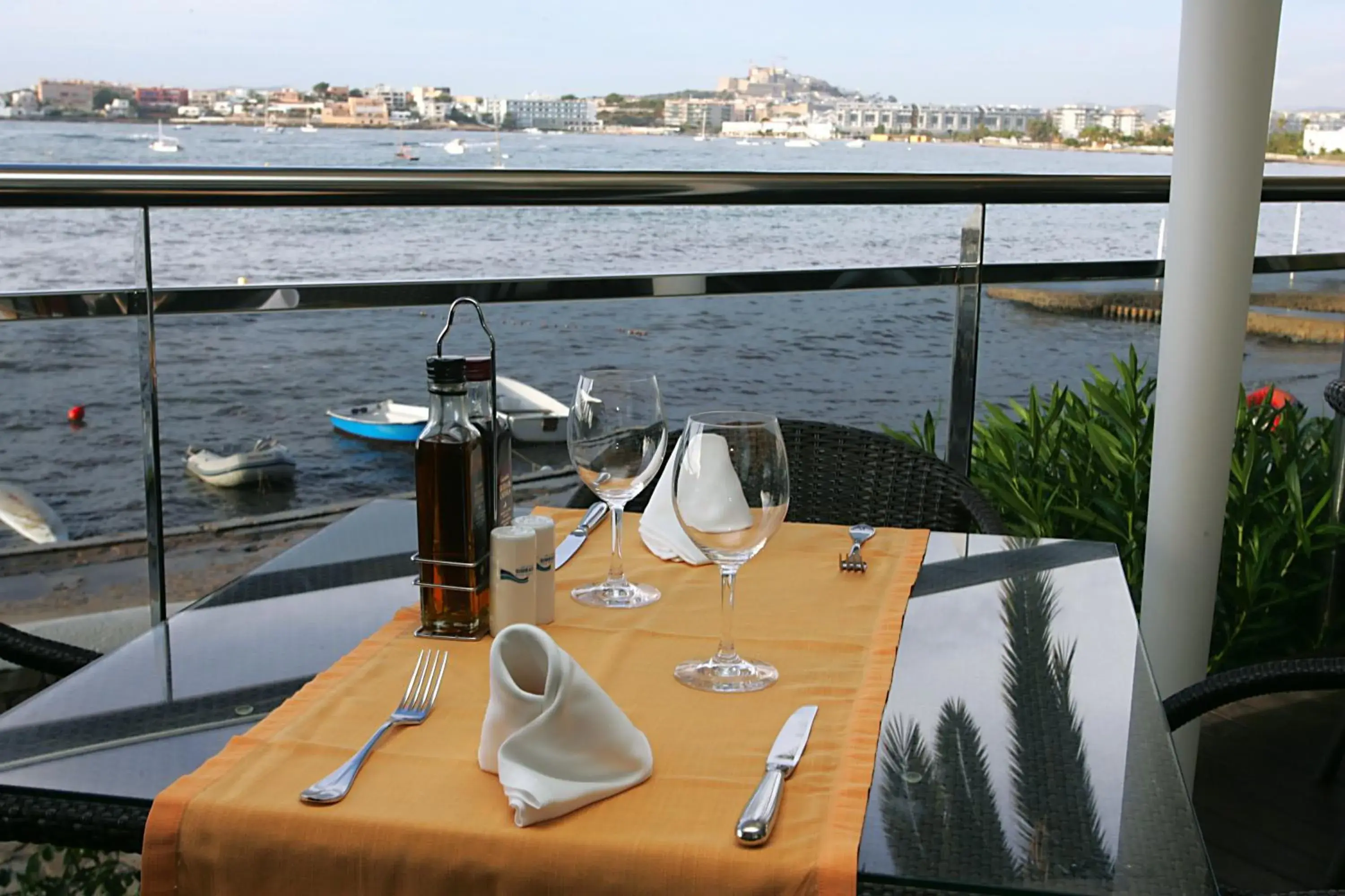 Restaurant/Places to Eat in Hotel Simbad Ibiza & Spa