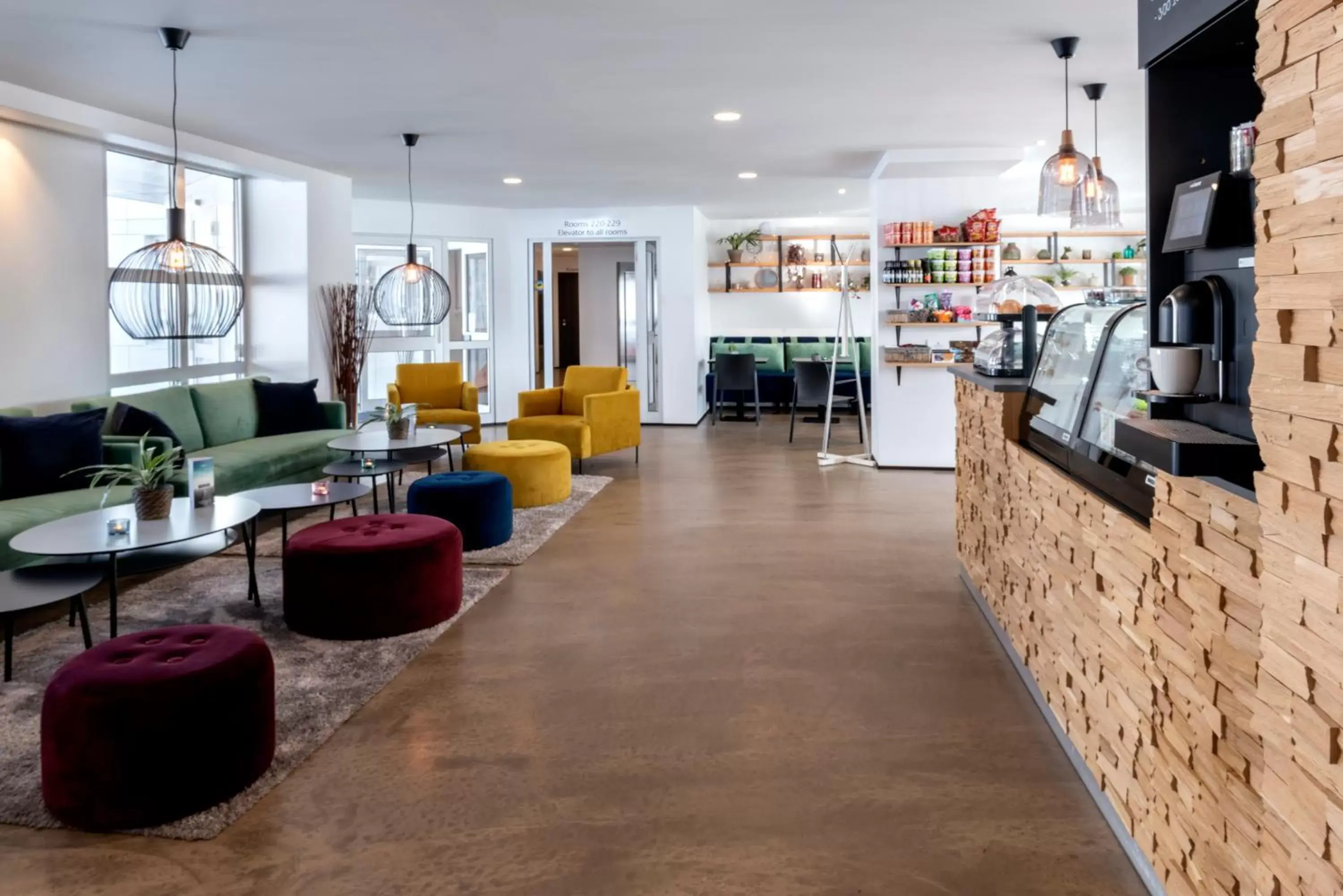 Restaurant/places to eat in 201 Hotel Restaurant/places to eat in 201 Hotel